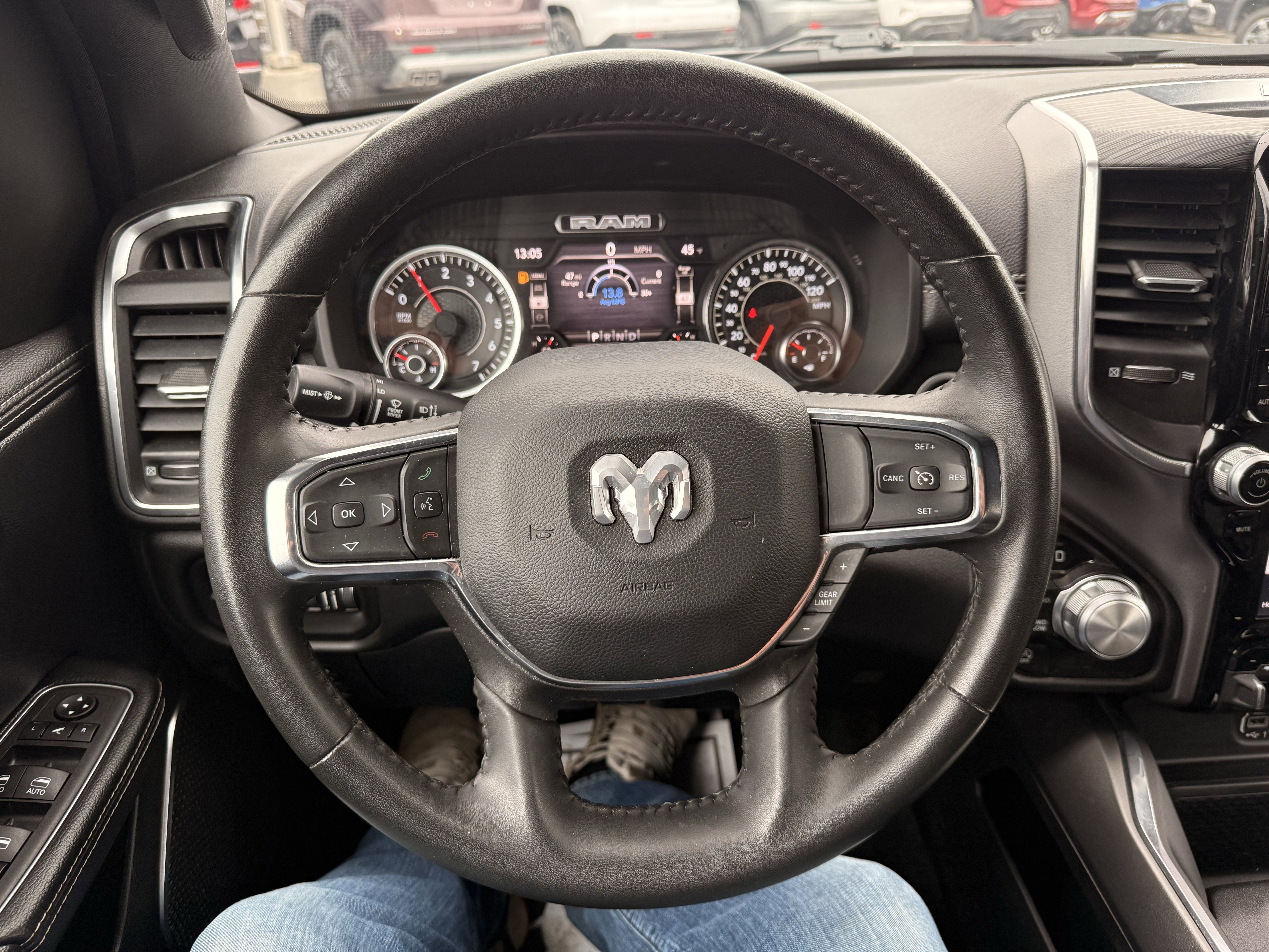 2024 RAM 1500 Laramie Crew Cab 4x4 5'7" Box