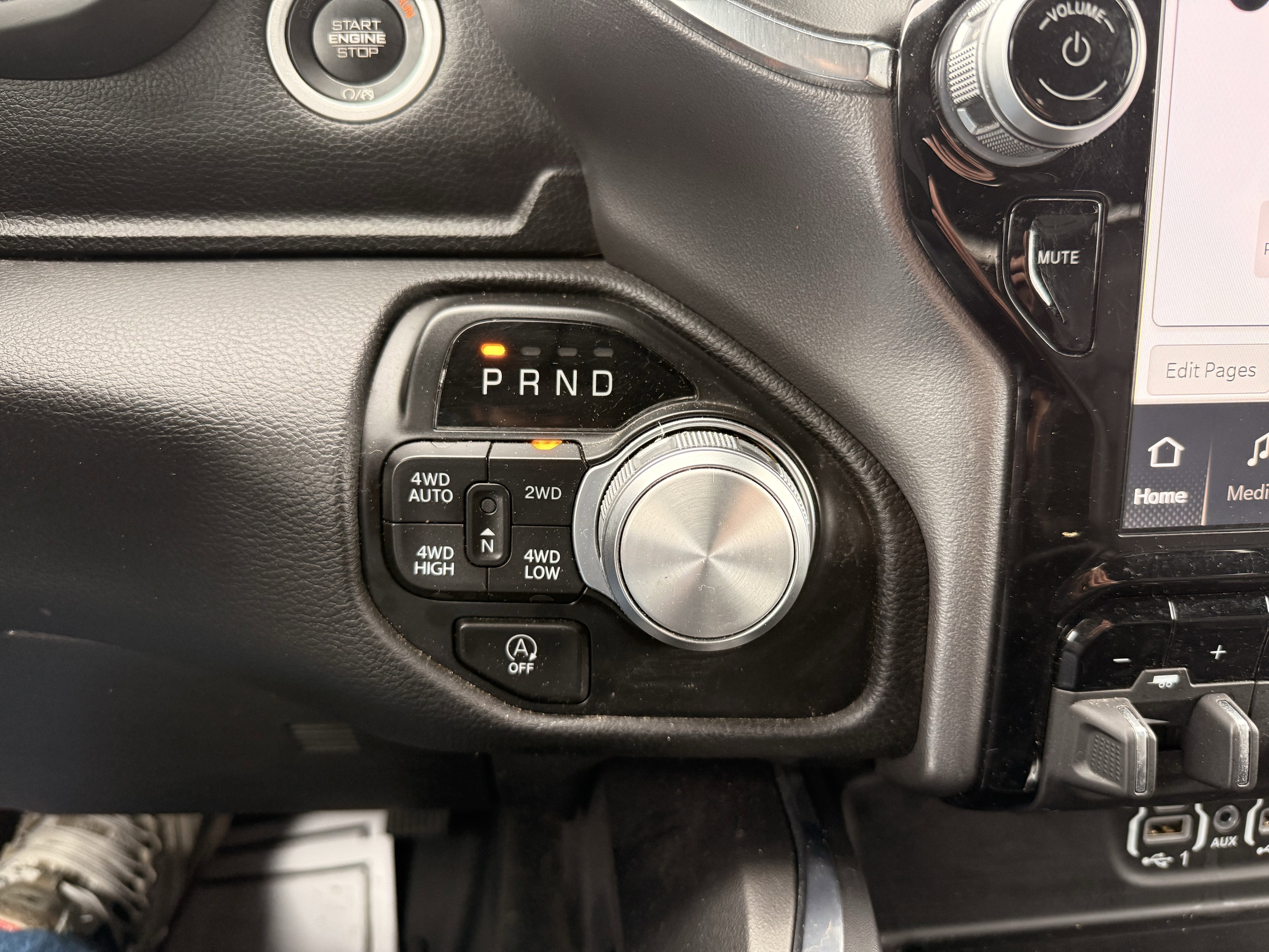 2024 RAM 1500 Laramie Crew Cab 4x4 5'7" Box