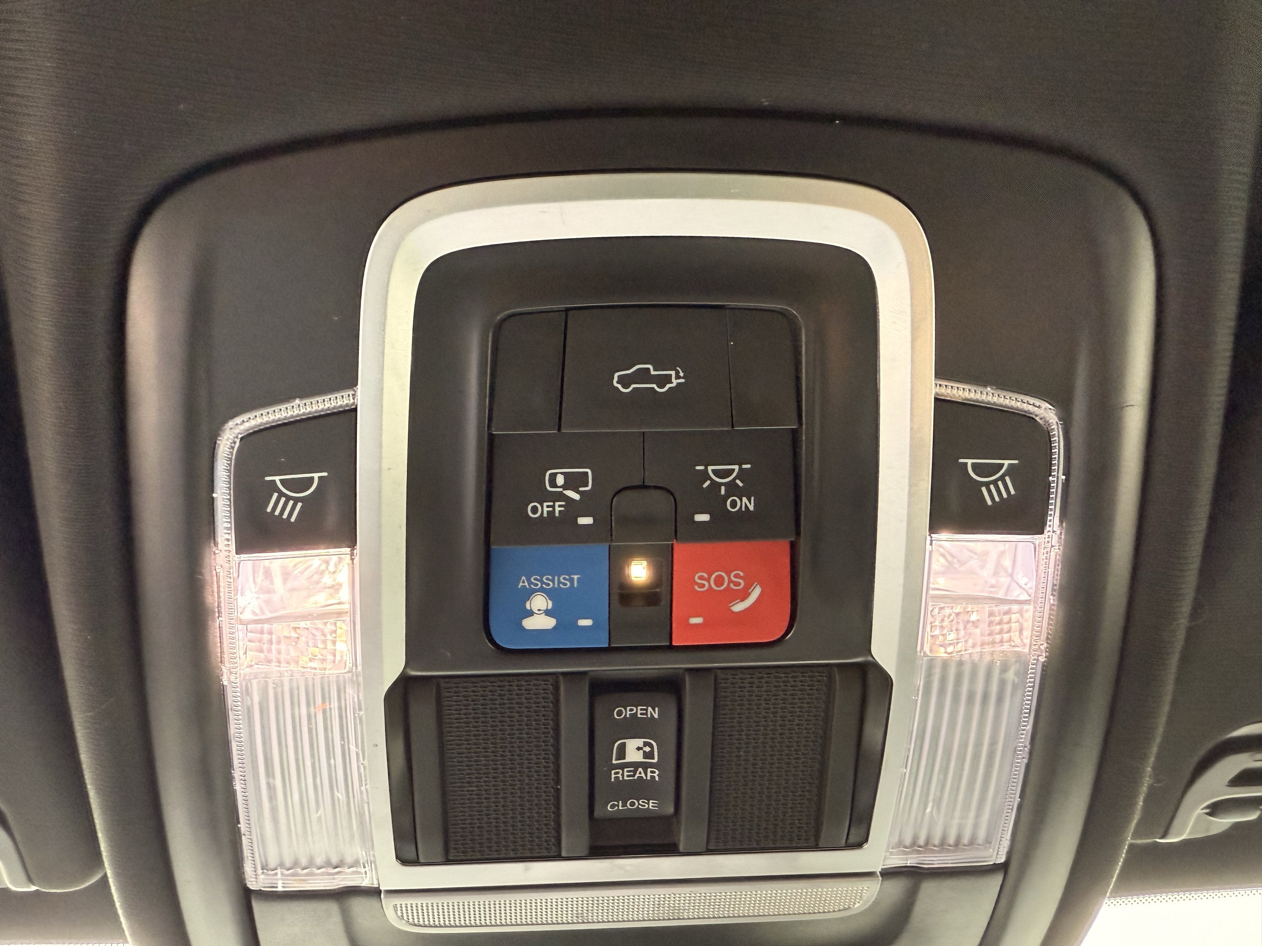 2024 RAM 1500 Laramie Crew Cab 4x4 5'7" Box