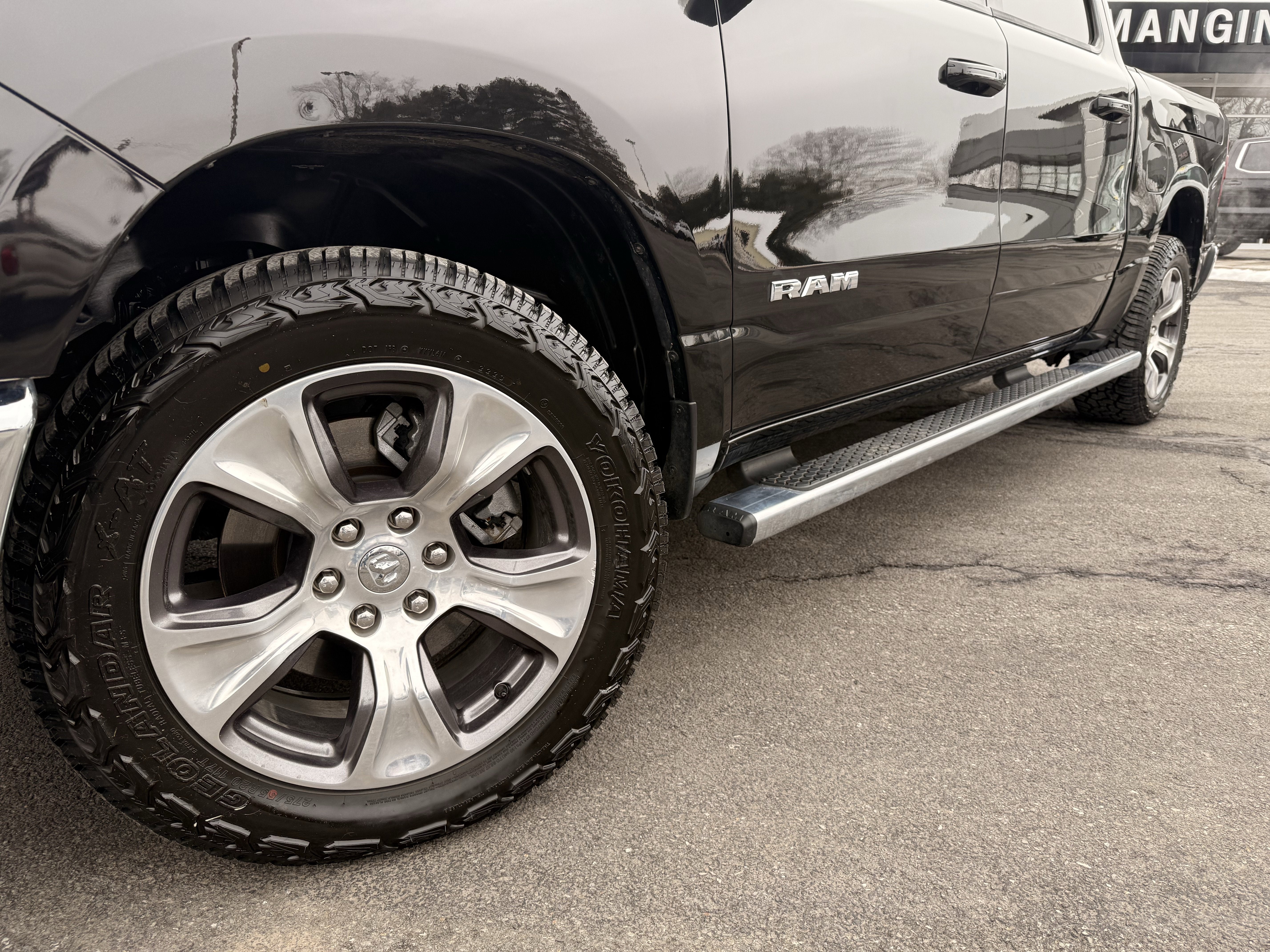 2024 RAM 1500 Laramie Crew Cab 4x4 5'7" Box