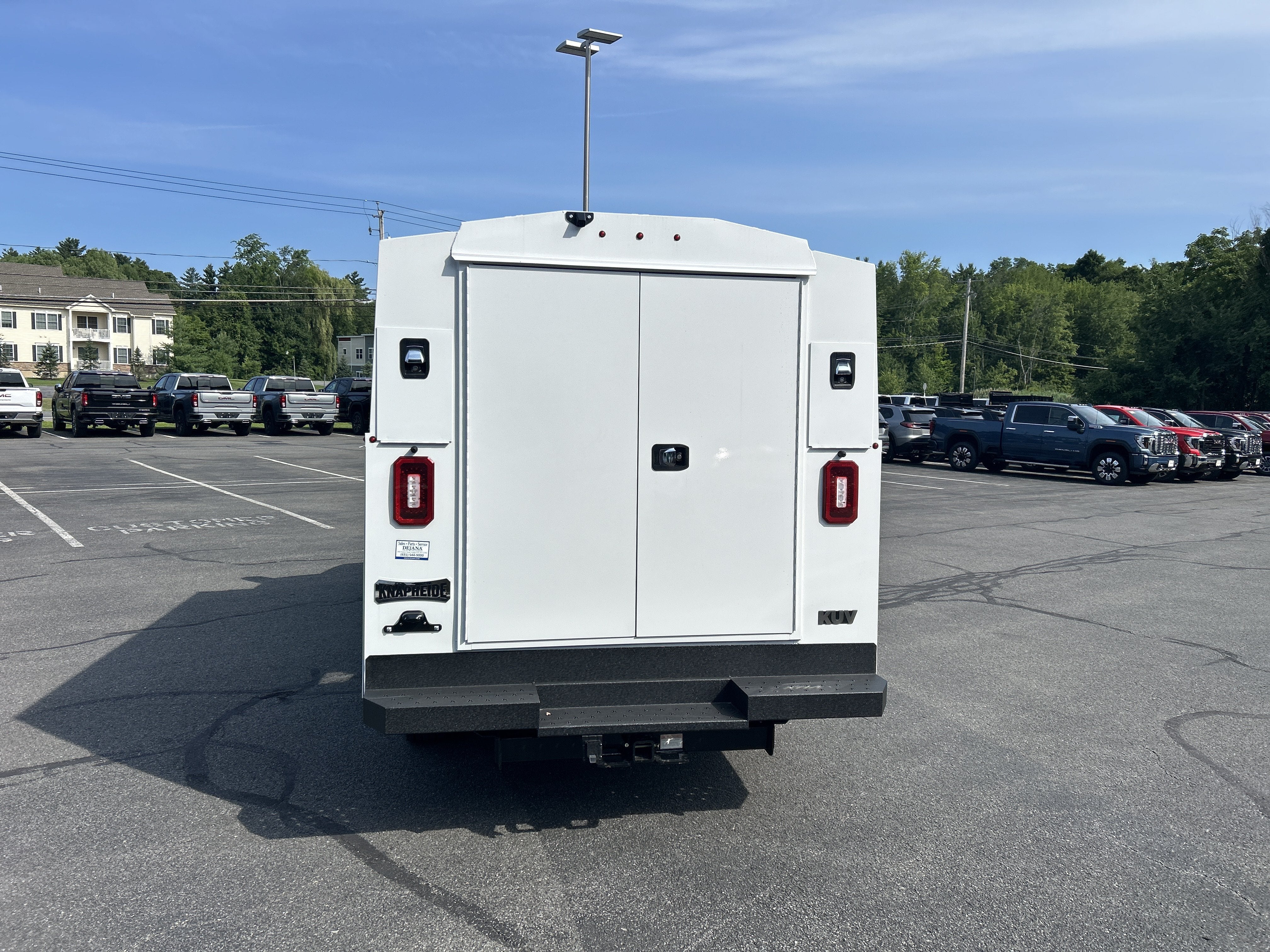 2026 GMC Savana Cutaway 3500 1WT