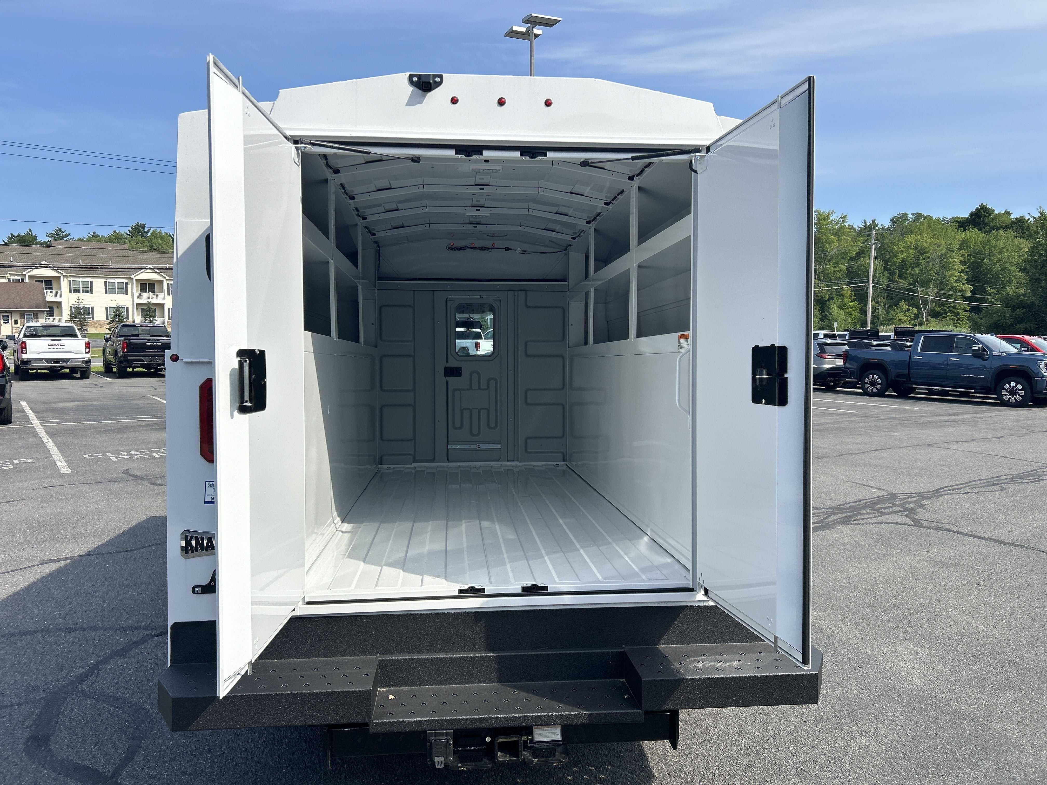 2026 GMC Savana Cutaway 3500 1WT