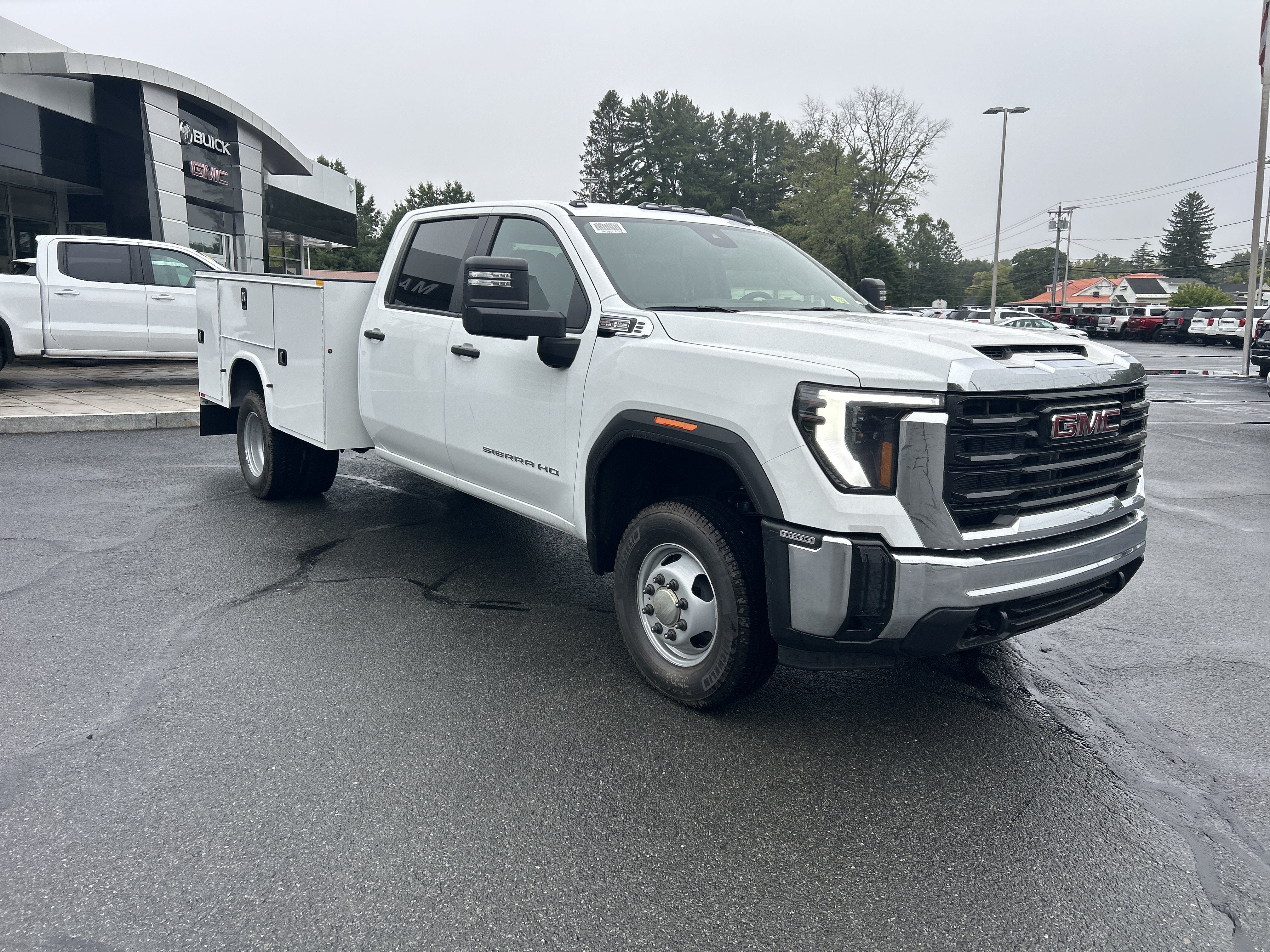 2026 GMC Sierra 3500 HD Chassis Cab Pro