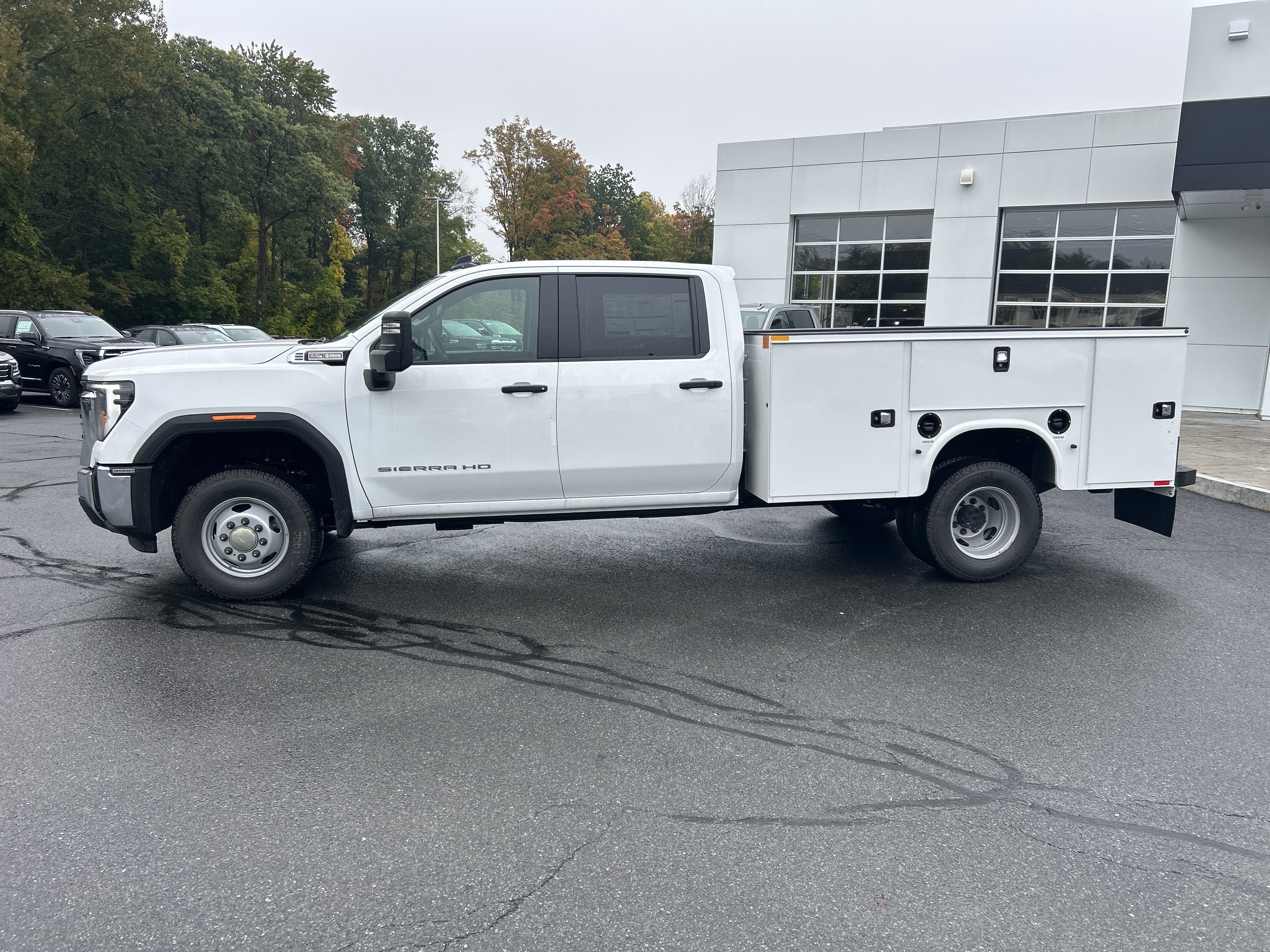 2026 GMC Sierra 3500 HD Chassis Cab Pro