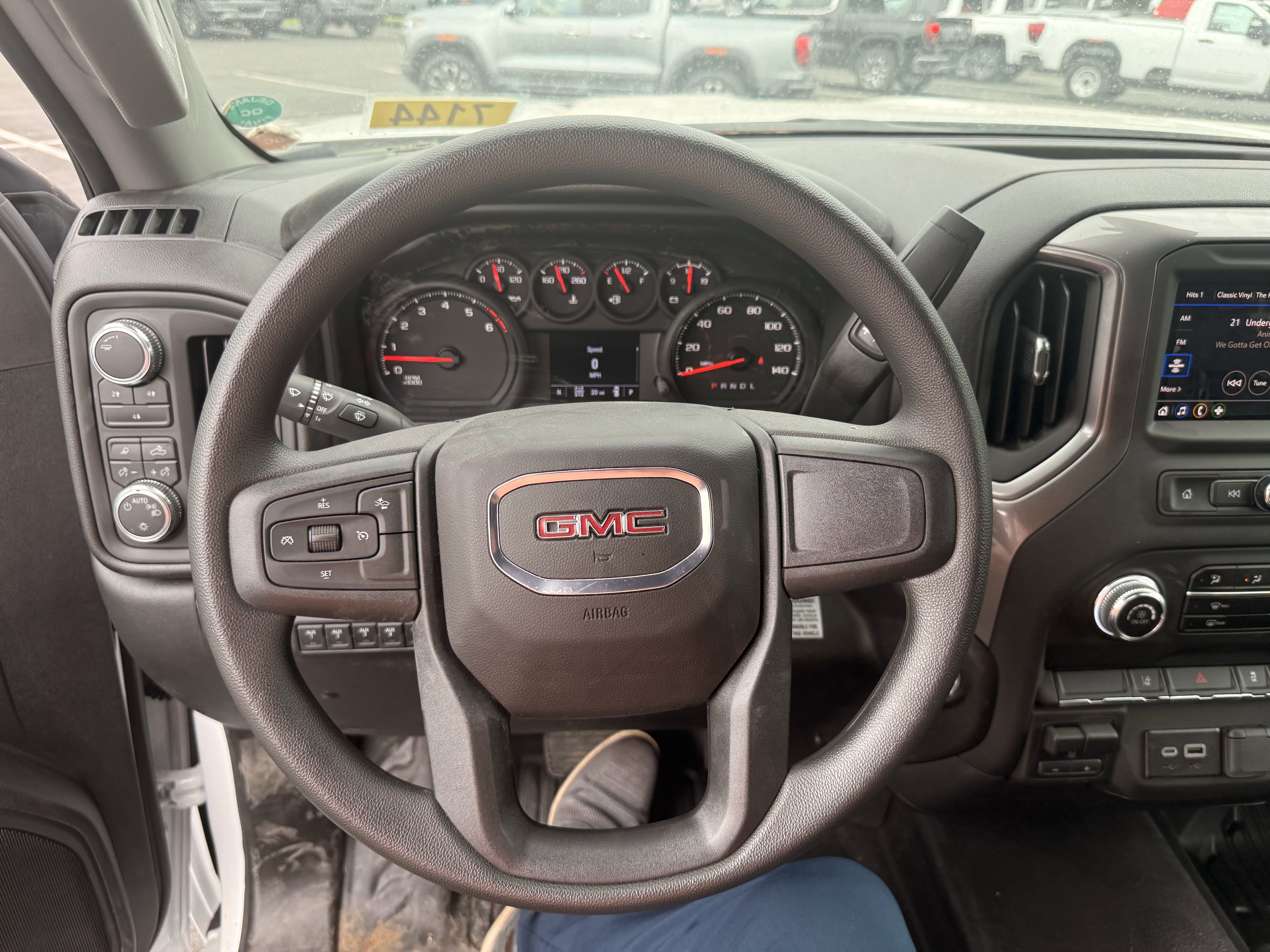 2025 GMC Sierra 3500 HD Chassis Cab Pro