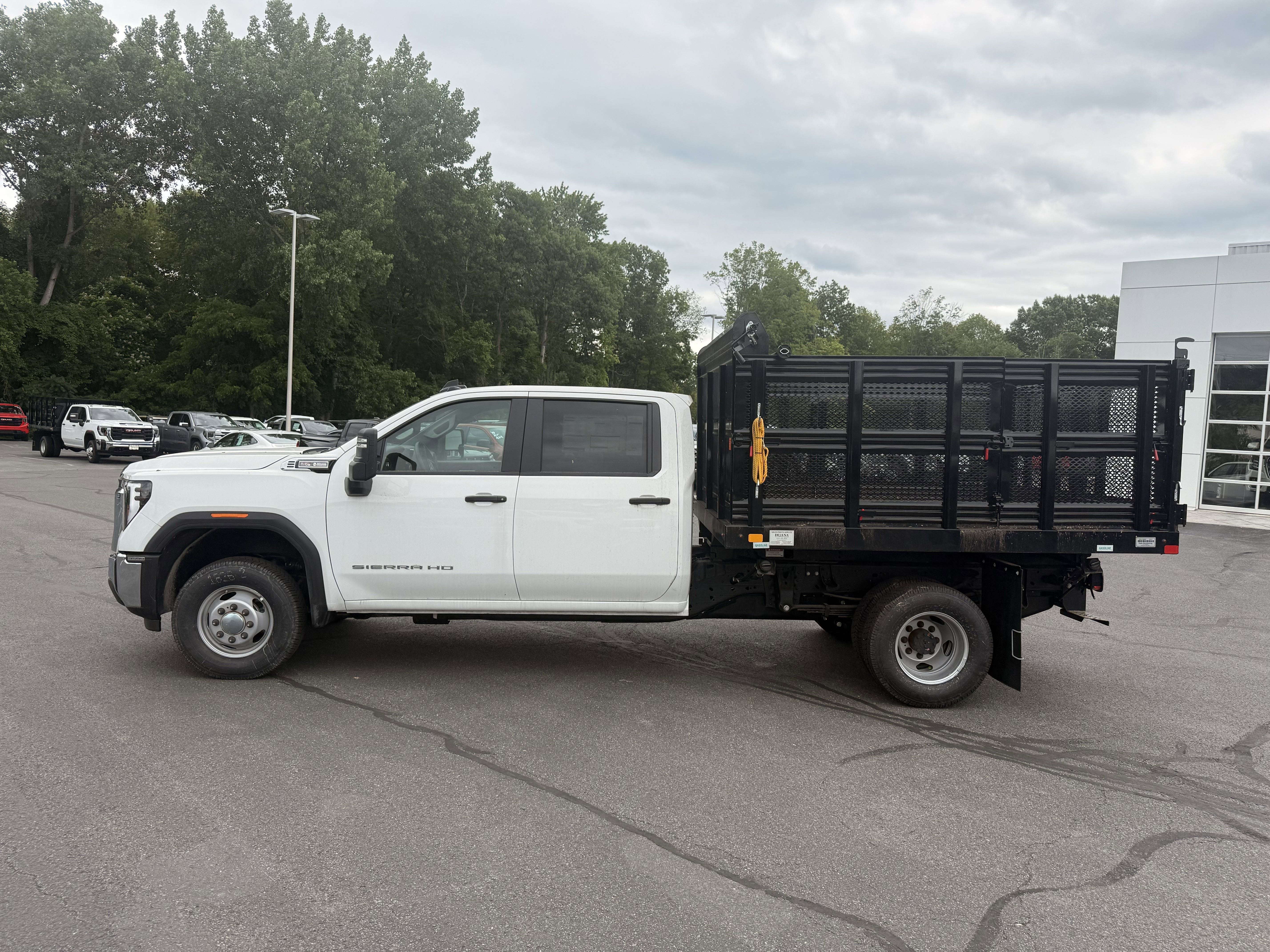 2025 GMC Sierra 3500 HD Chassis Cab Pro