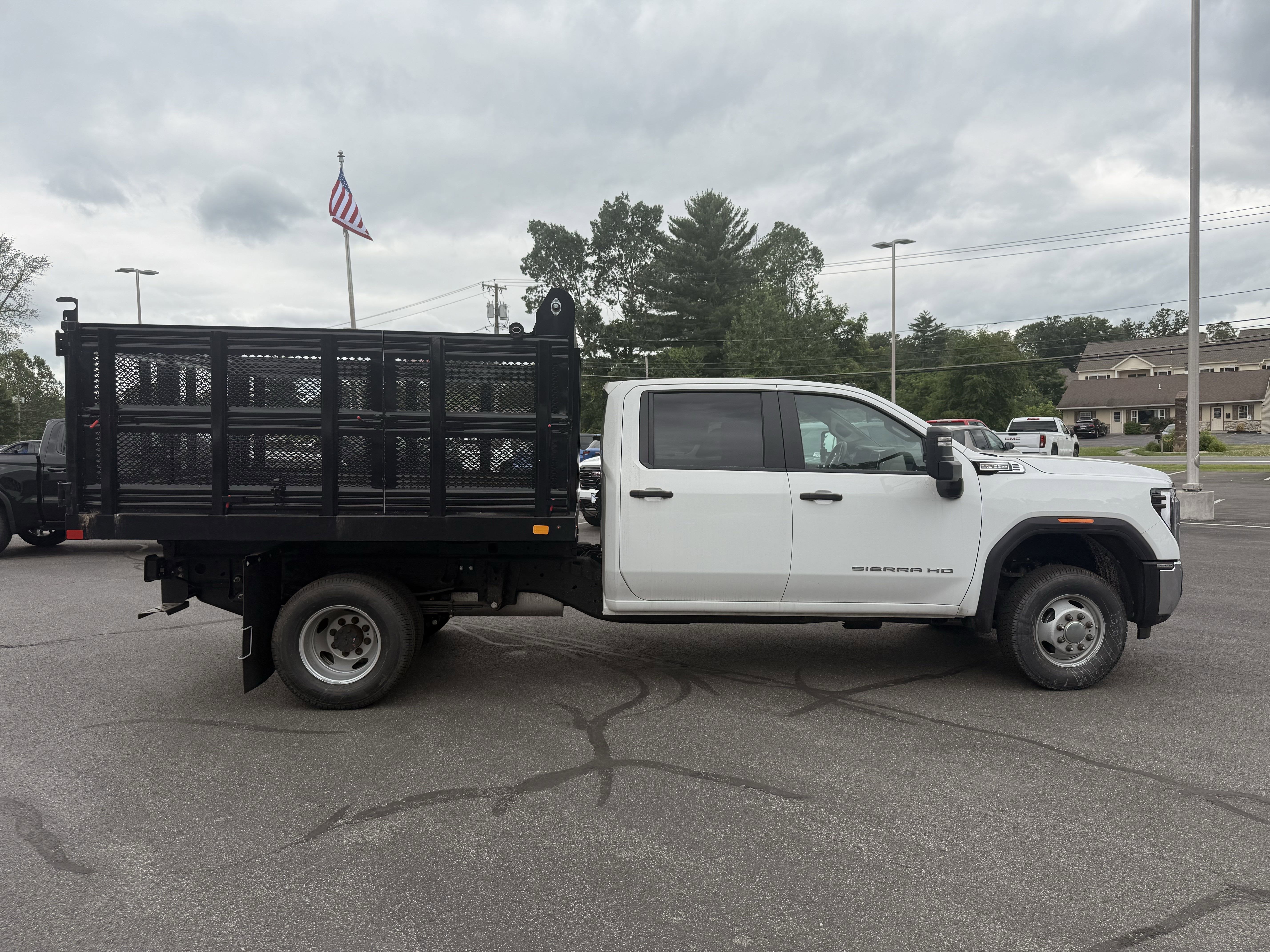2025 GMC Sierra 3500 HD Chassis Cab Pro