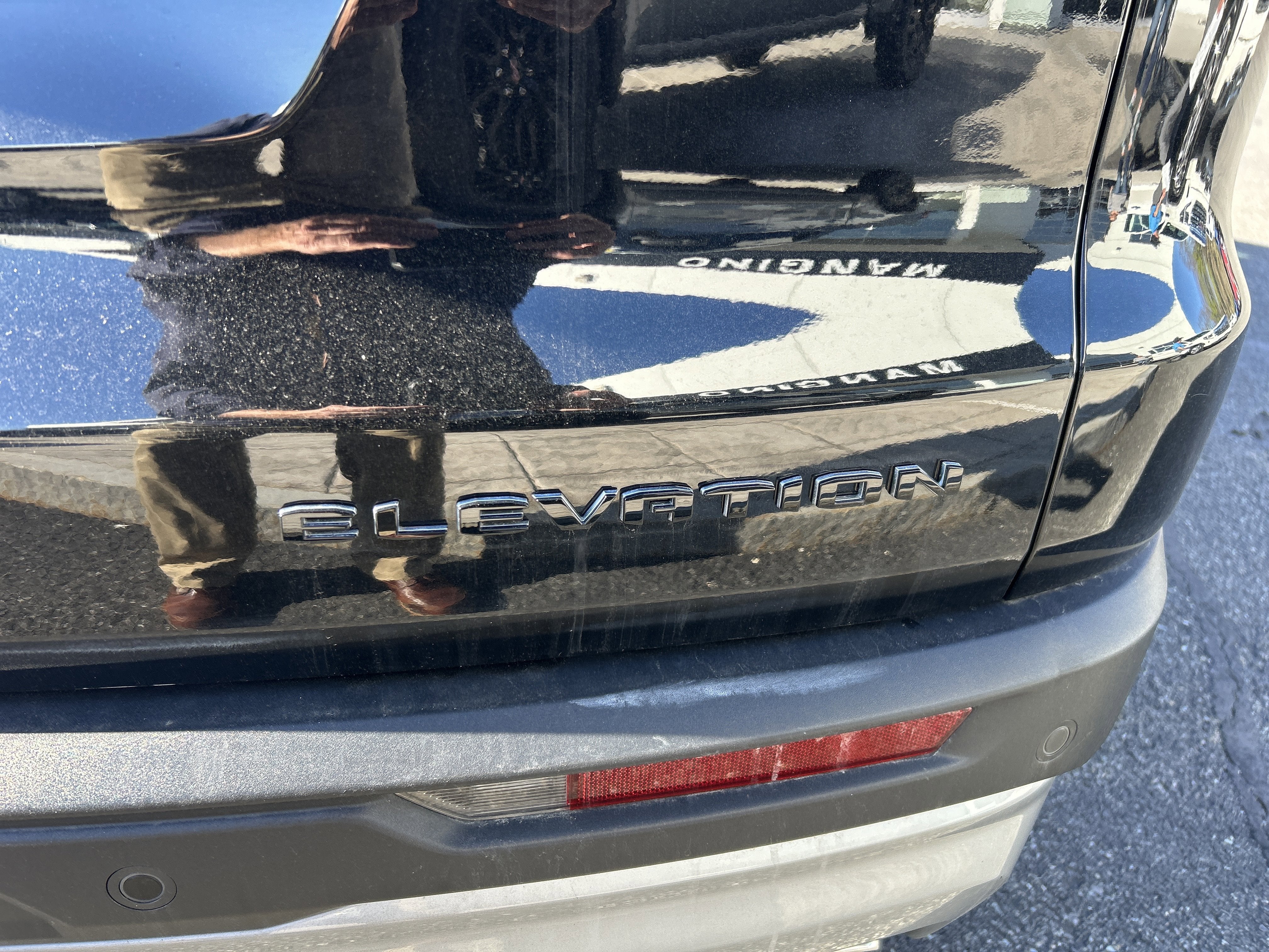 2024 GMC Acadia Elevation