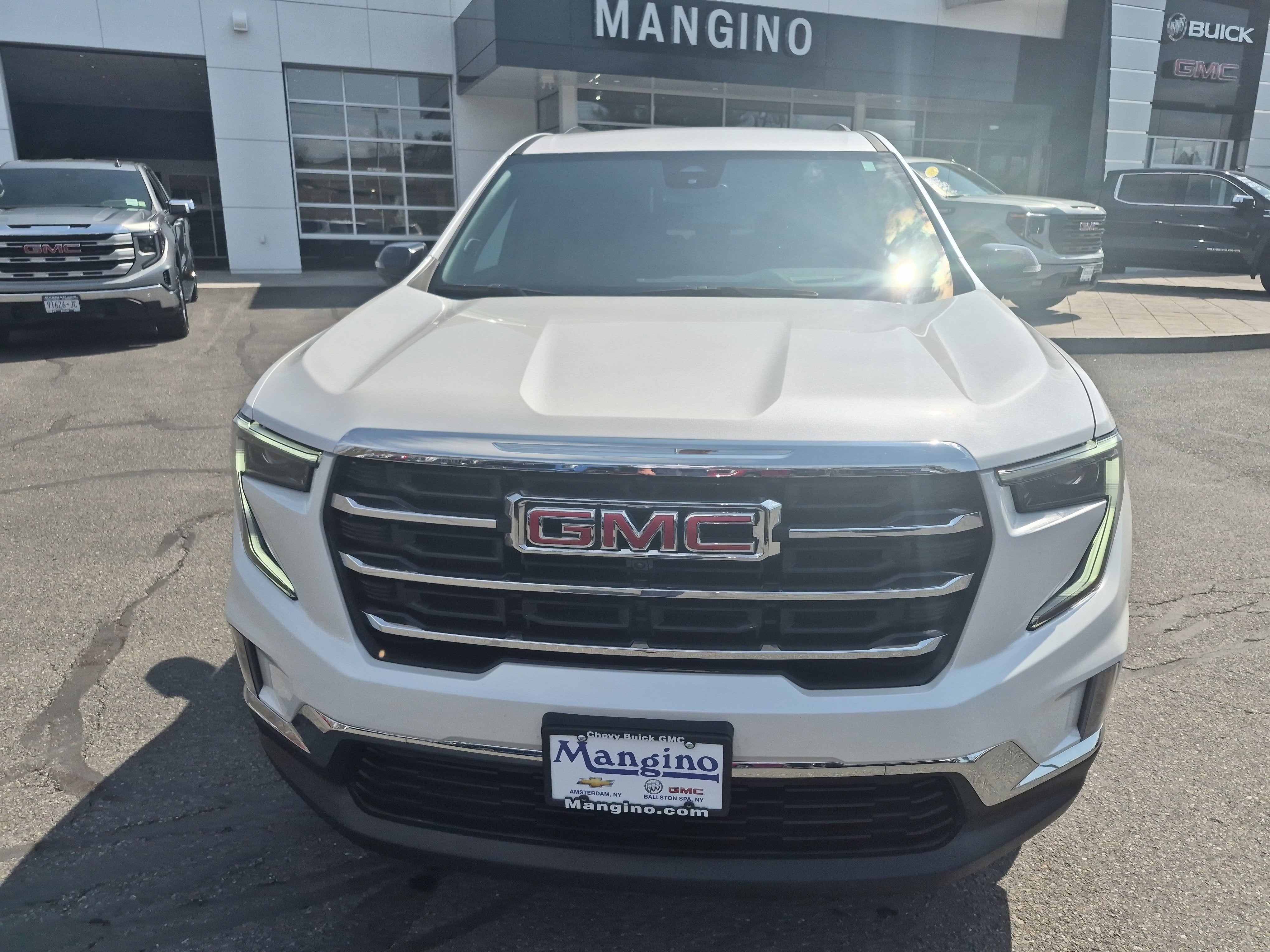 2024 GMC Acadia Elevation