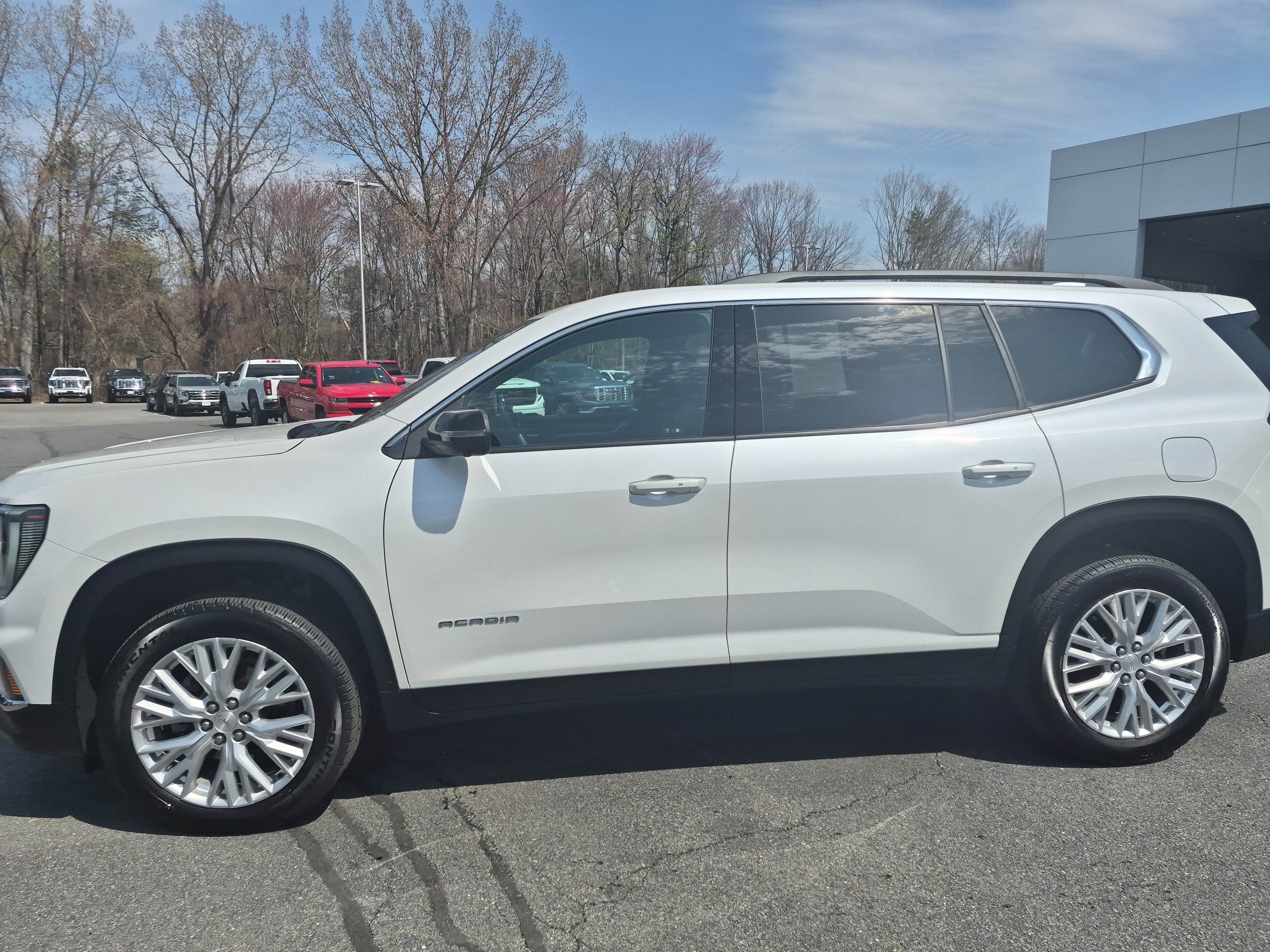 2024 GMC Acadia Elevation