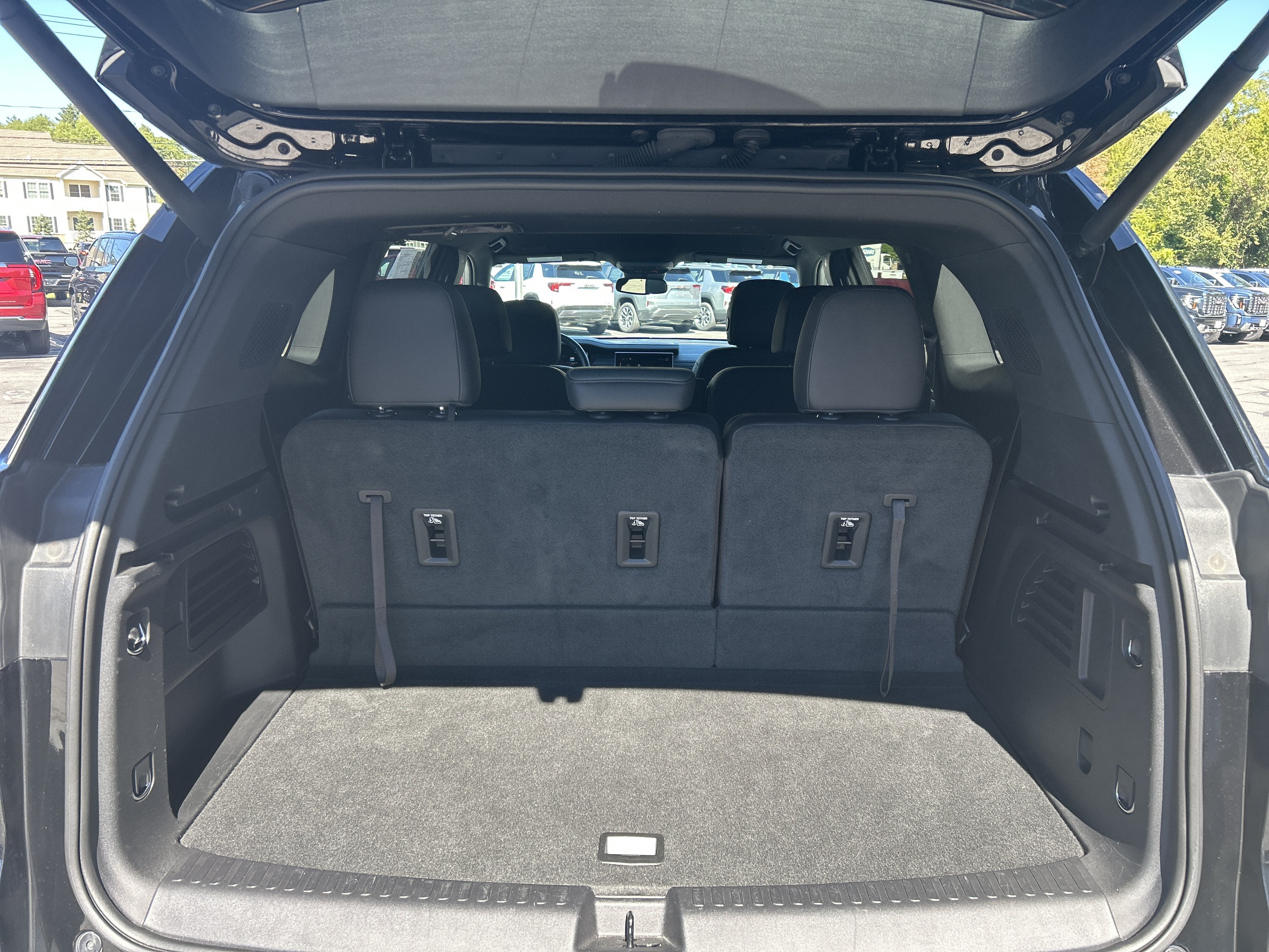 2024 GMC Acadia AT4
