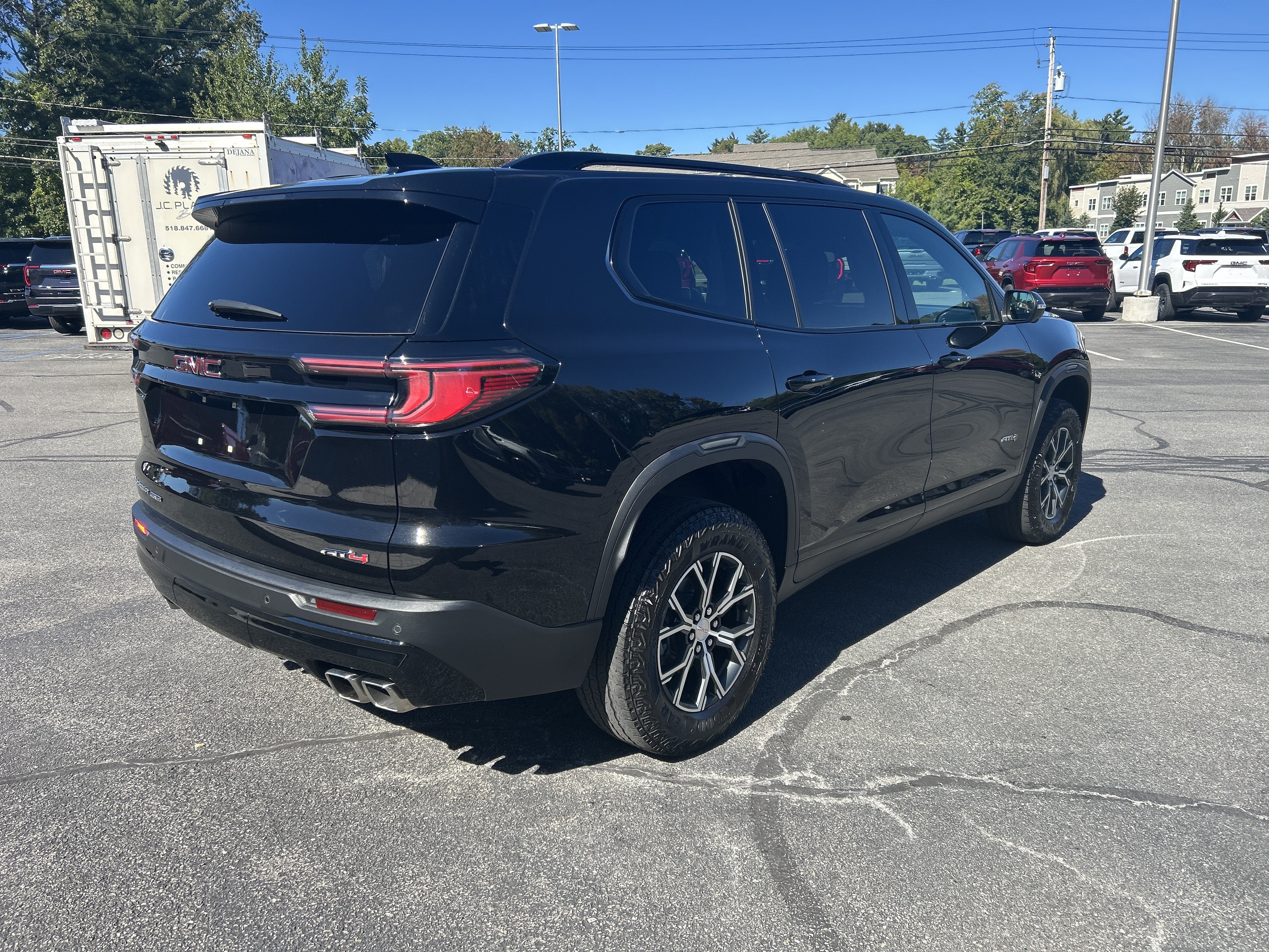 2024 GMC Acadia AT4