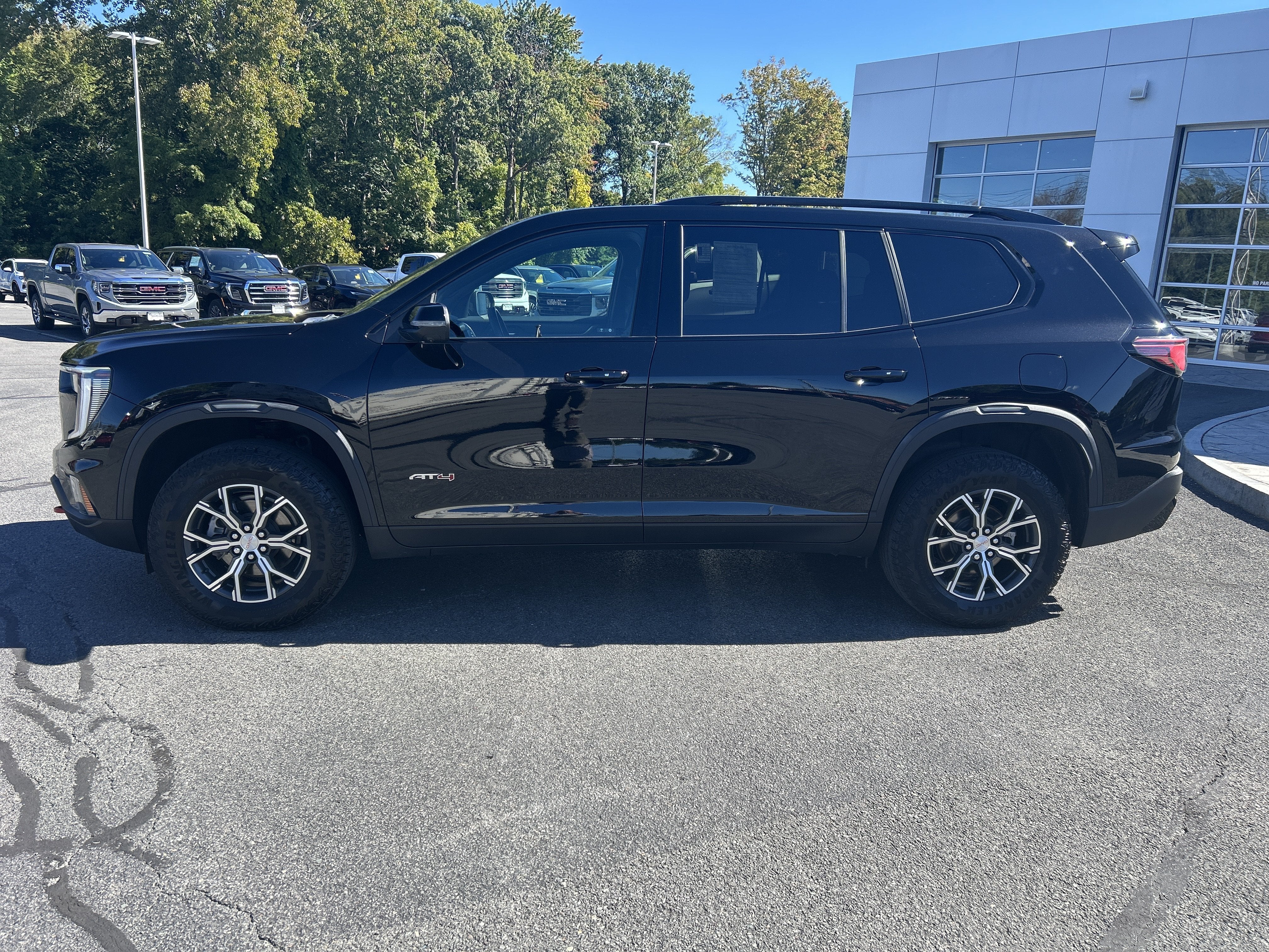 2024 GMC Acadia AT4