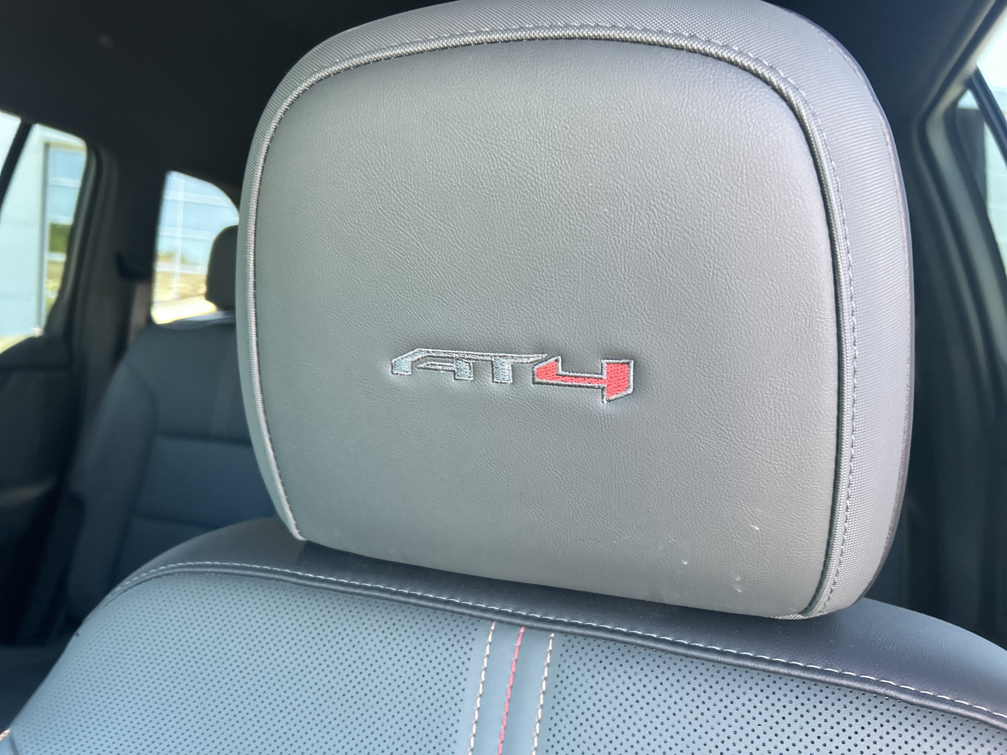 2024 GMC Acadia AT4
