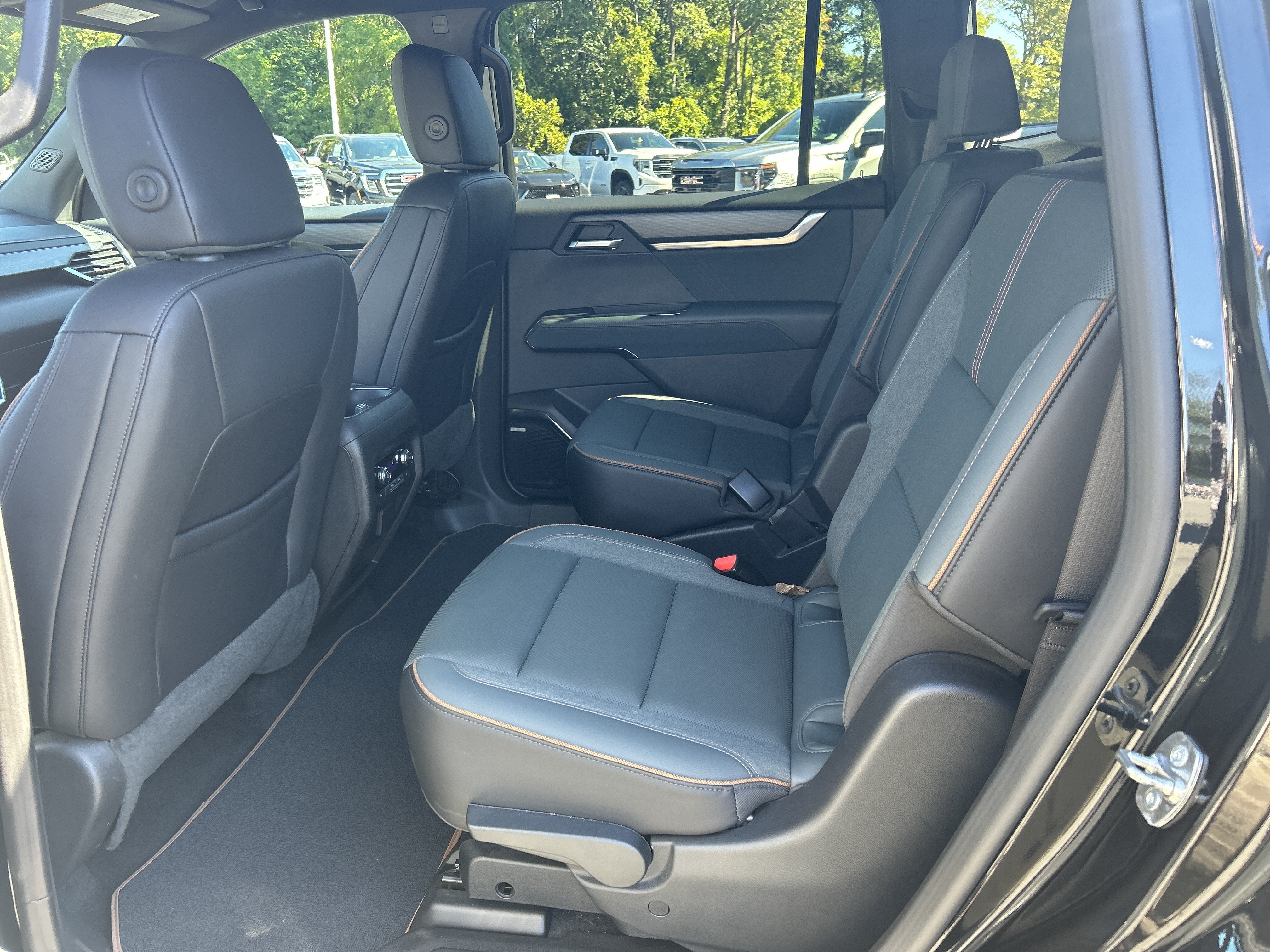 2024 GMC Acadia AT4