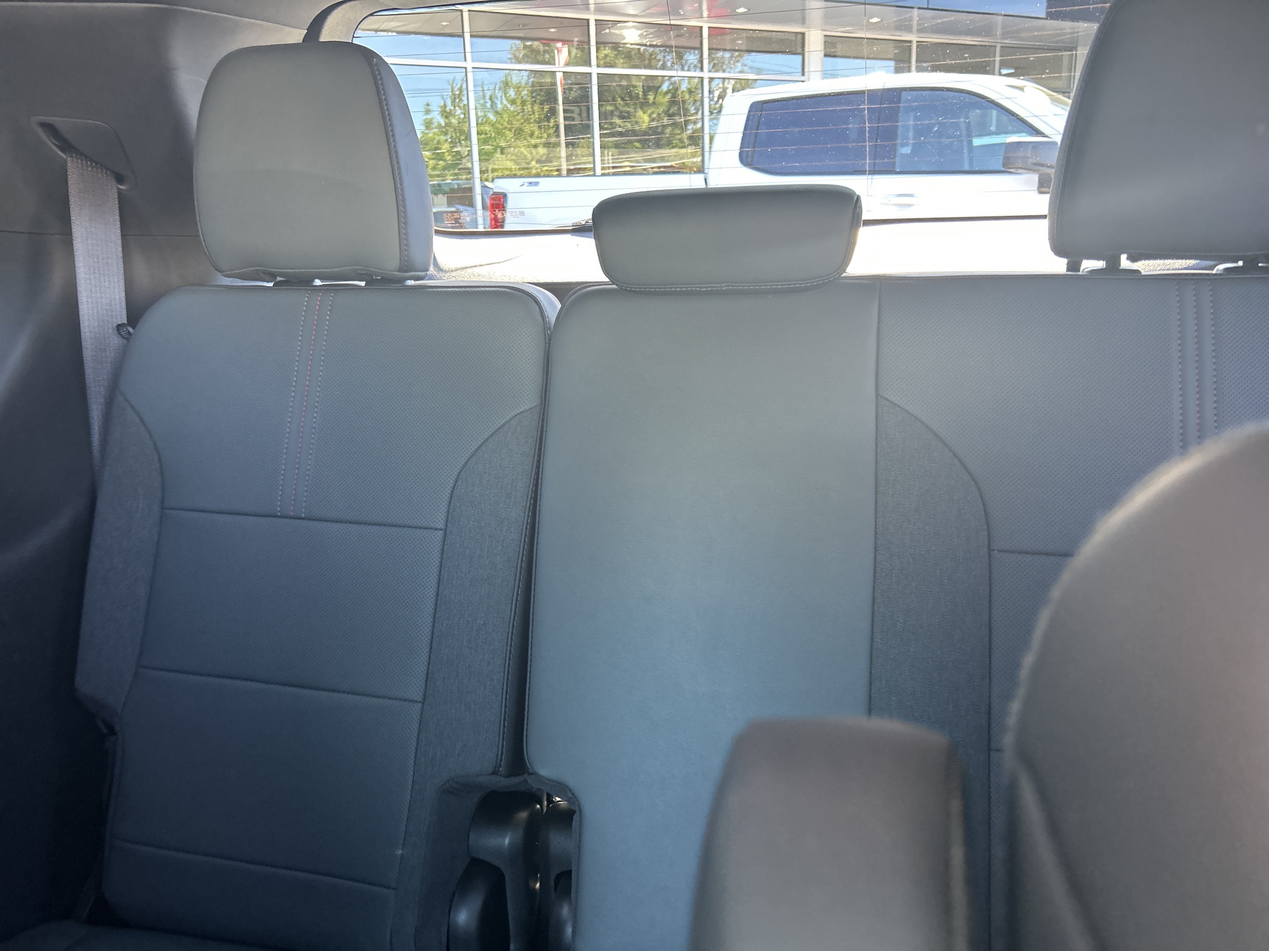 2024 GMC Acadia AT4