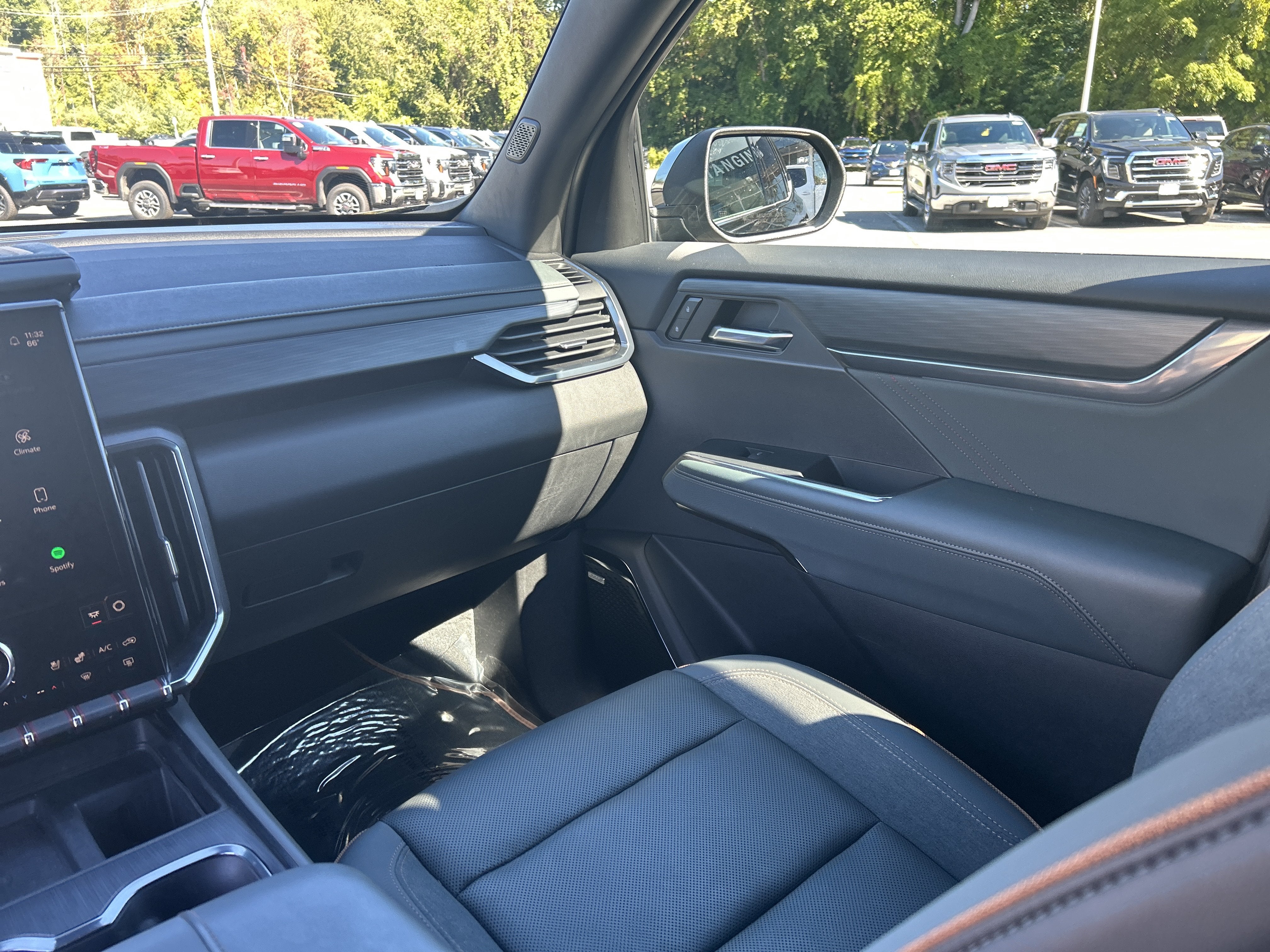 2024 GMC Acadia AT4
