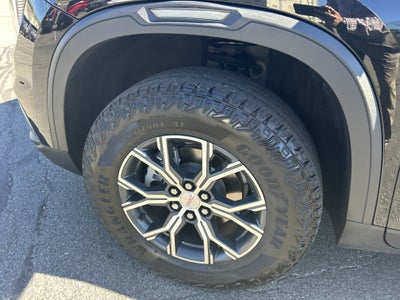 2024 GMC Acadia AT4