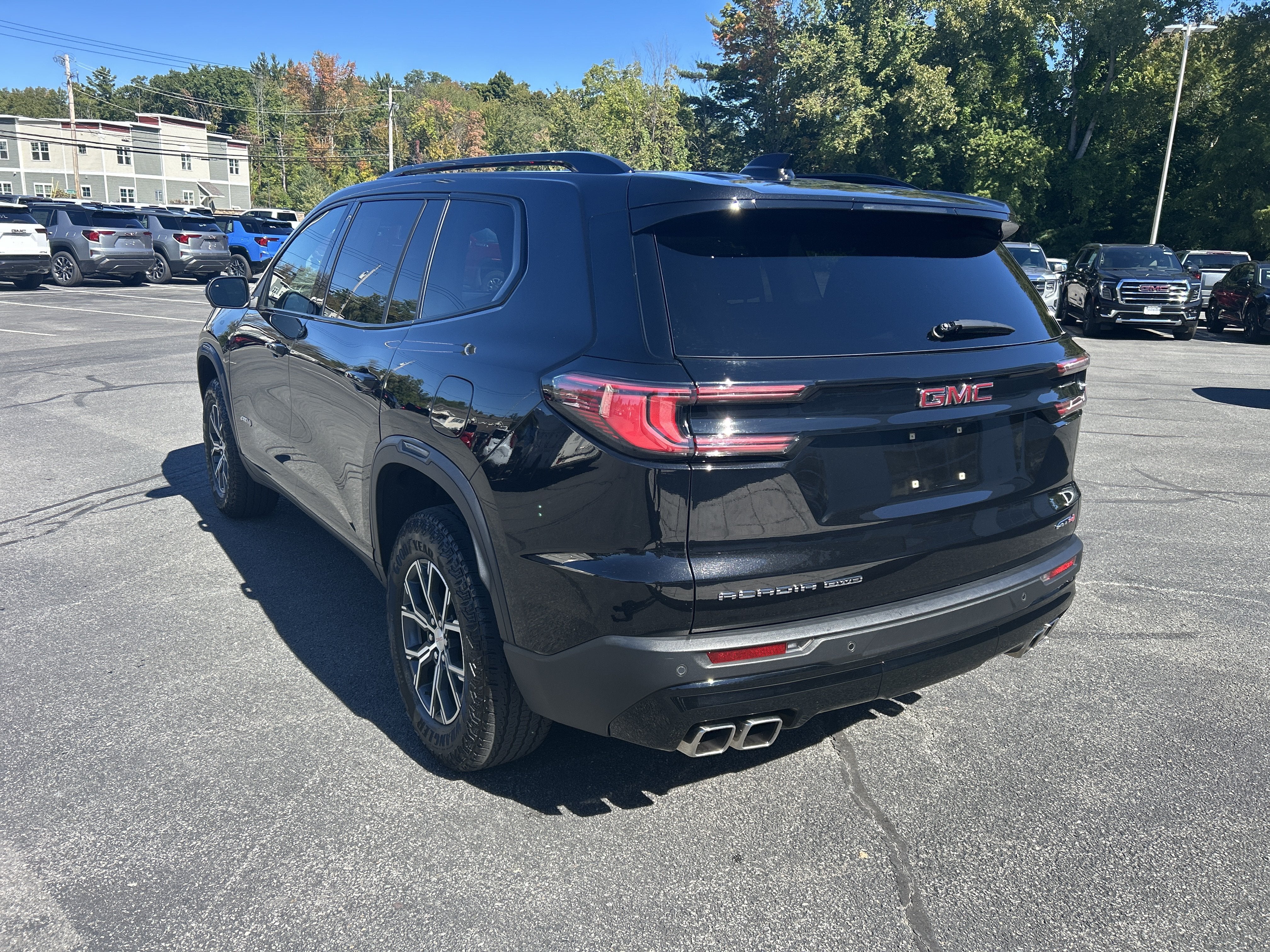 2024 GMC Acadia AT4