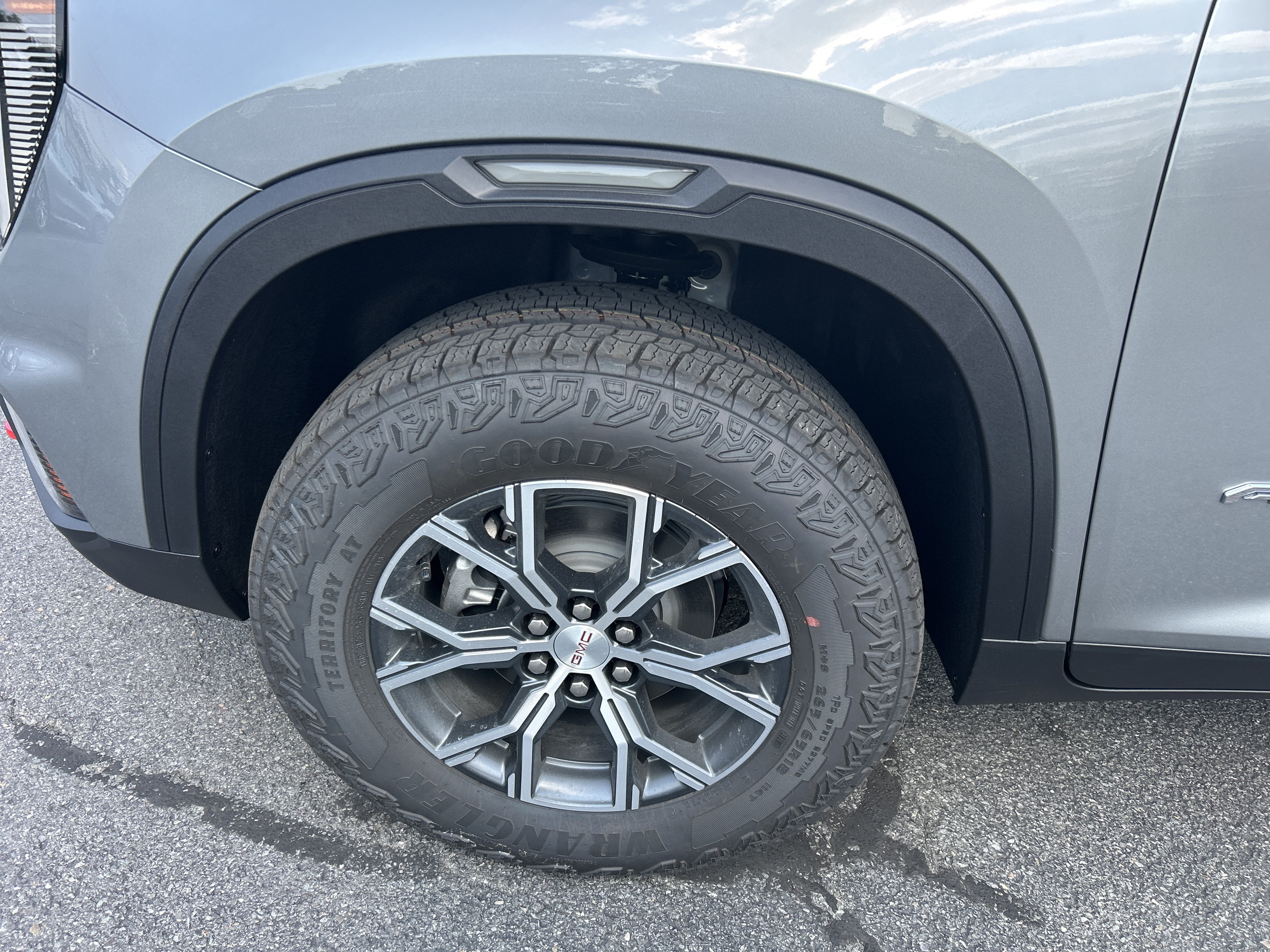 2026 GMC Acadia AT4