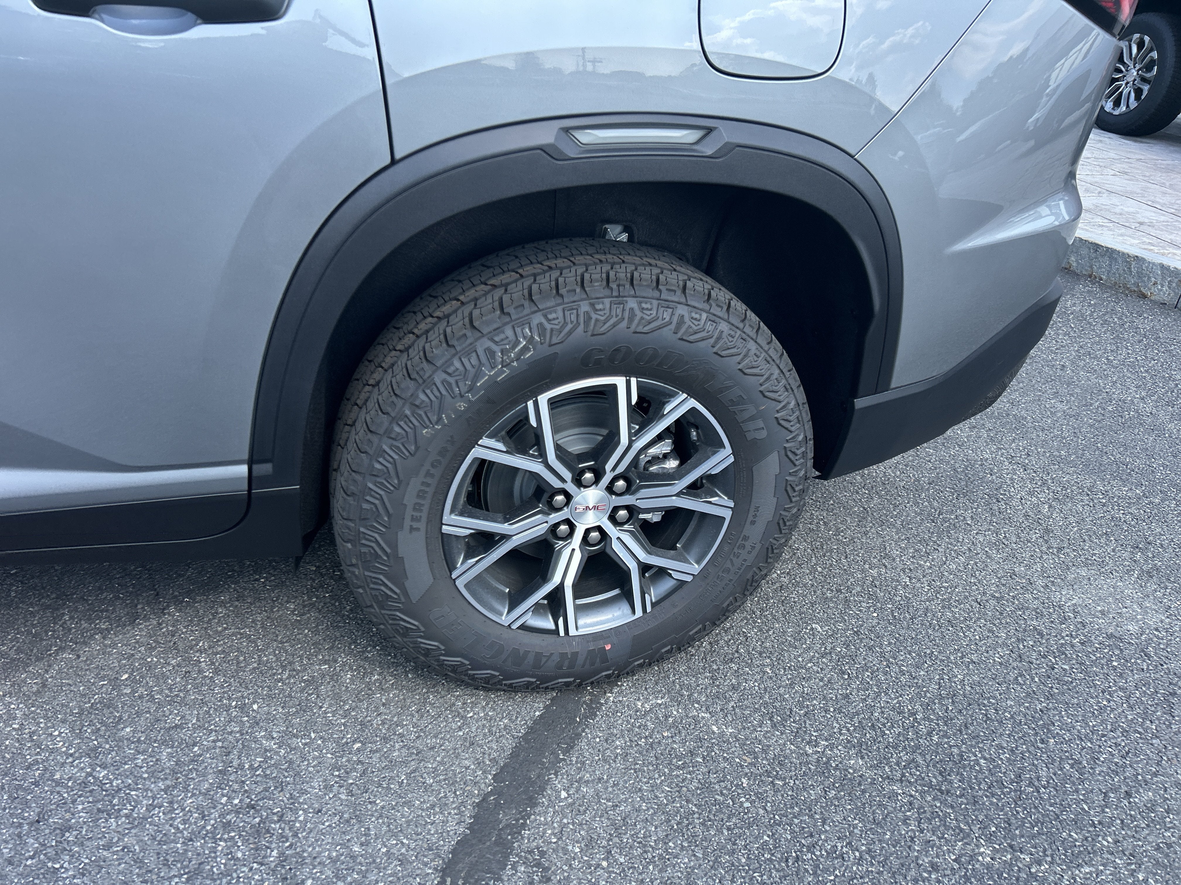 2026 GMC Acadia AT4