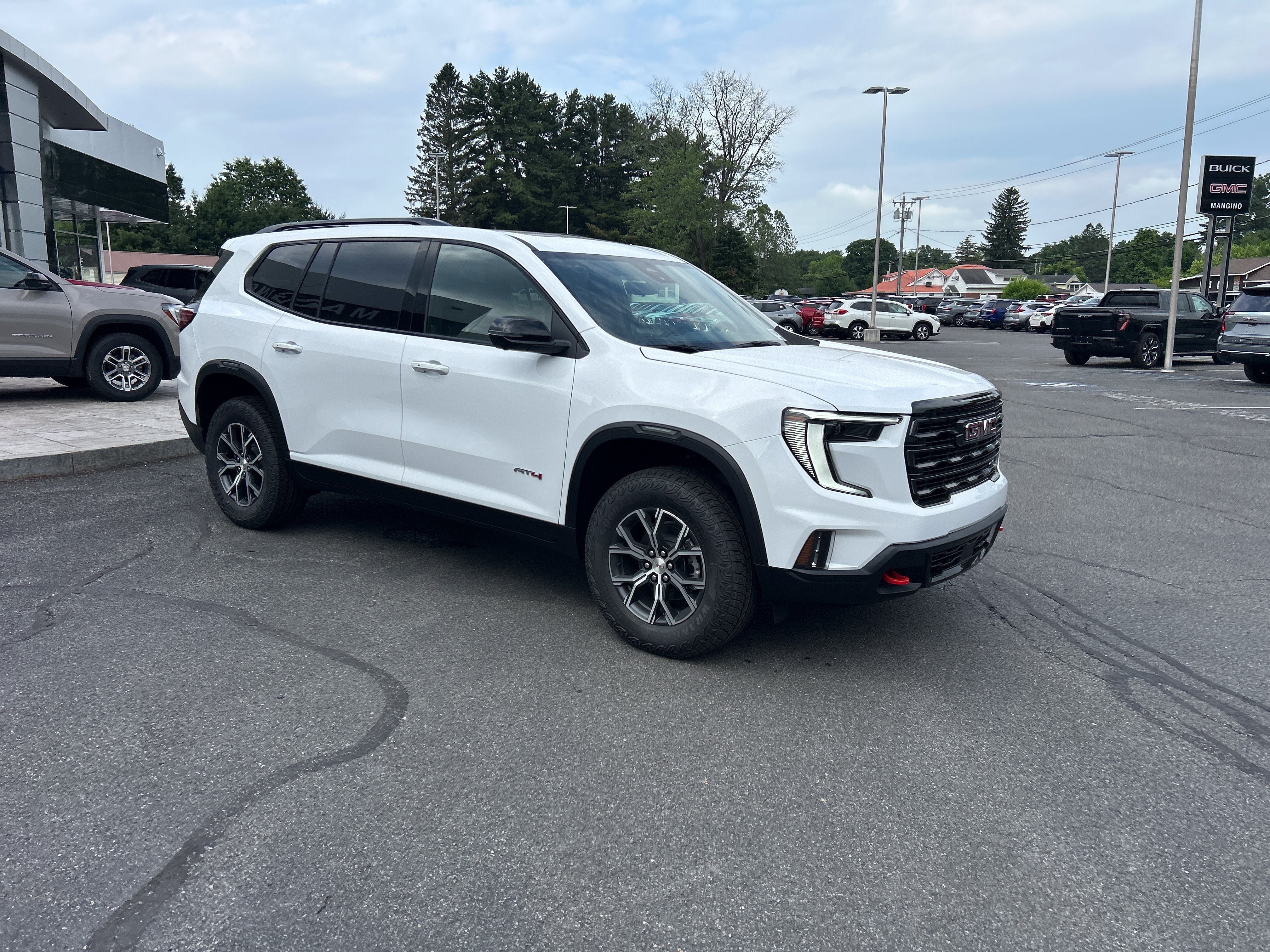 2026 GMC Acadia AT4