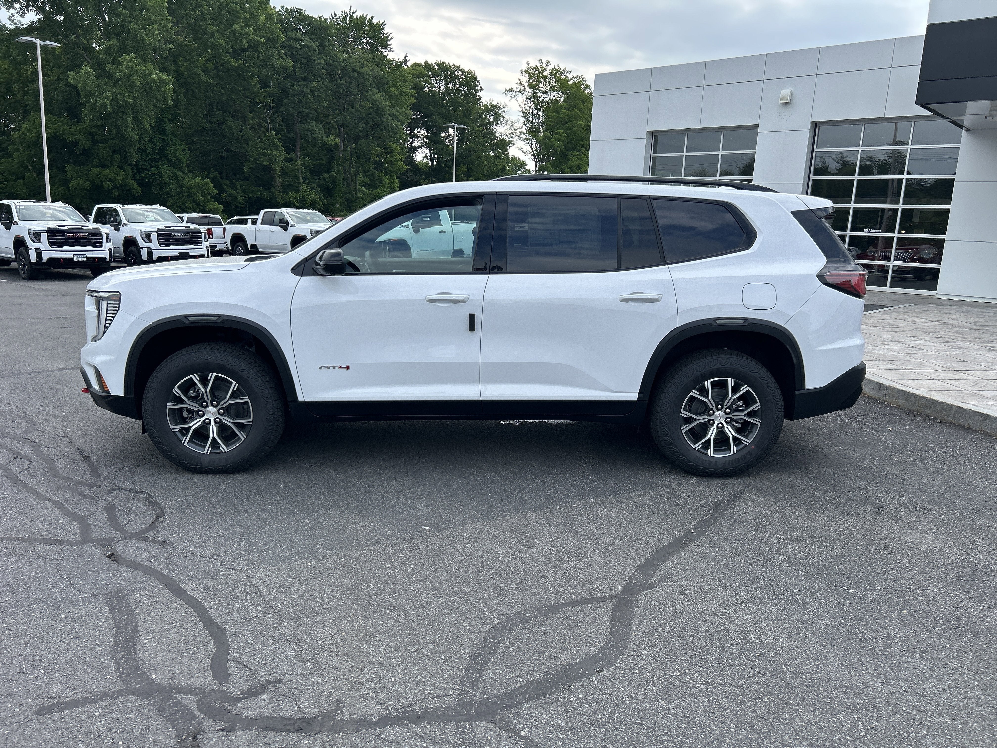 2026 GMC Acadia AT4