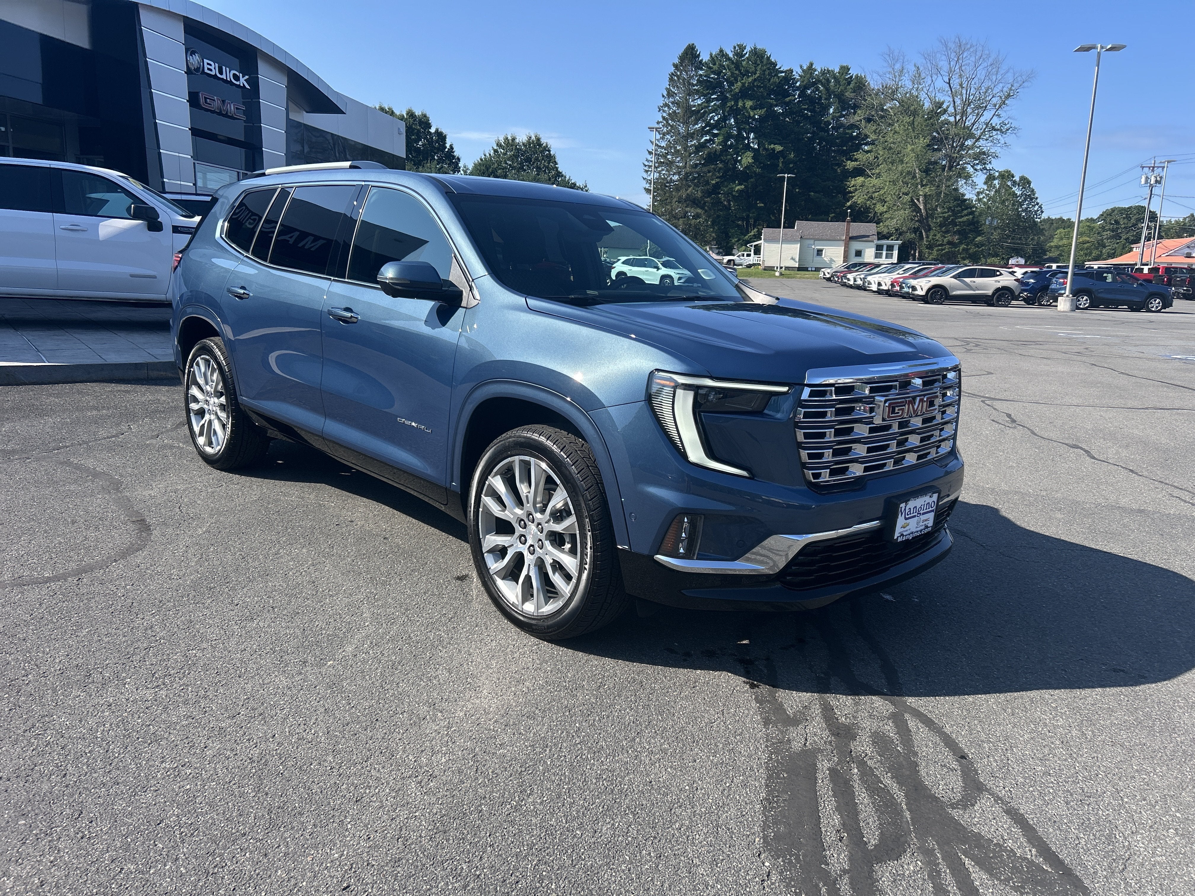2025 GMC Acadia Denali