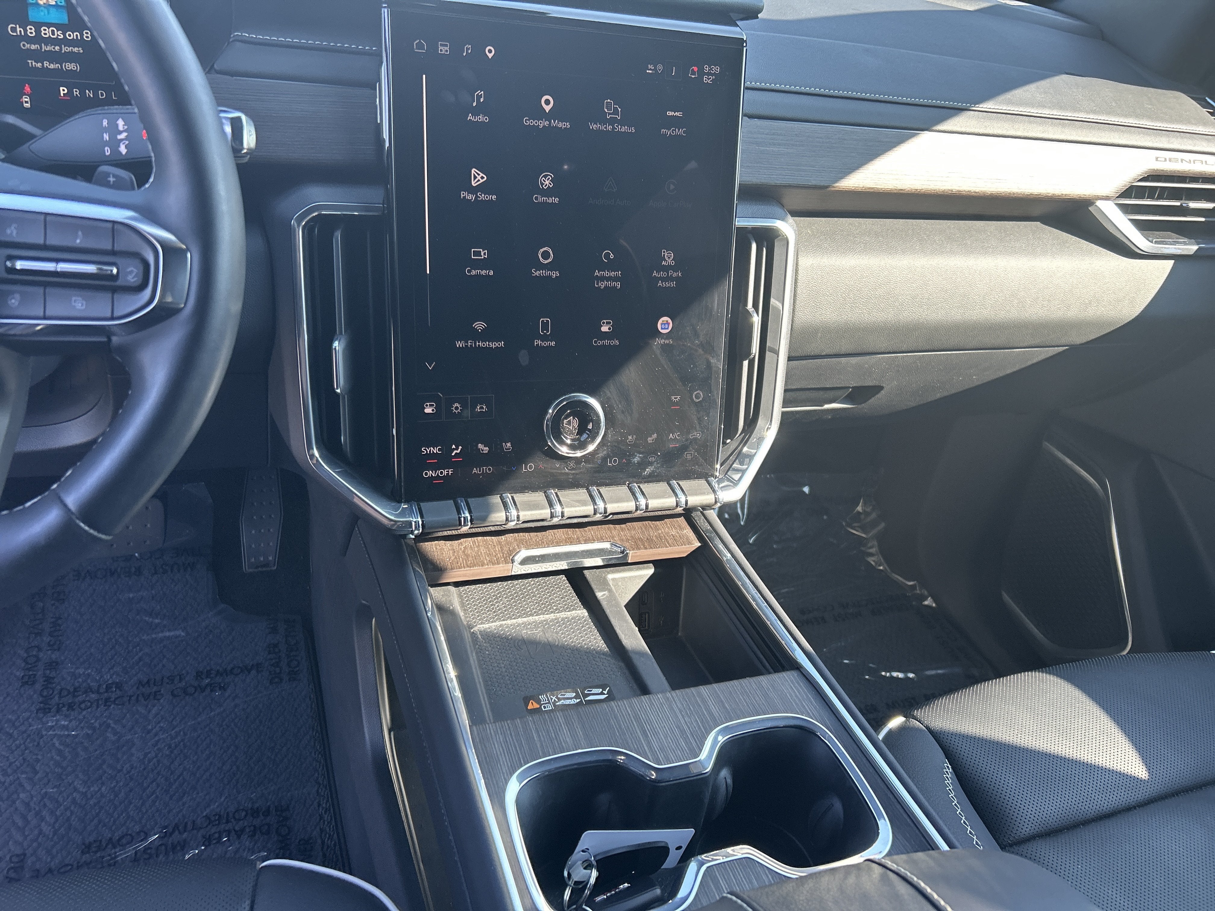 2025 GMC Acadia Denali