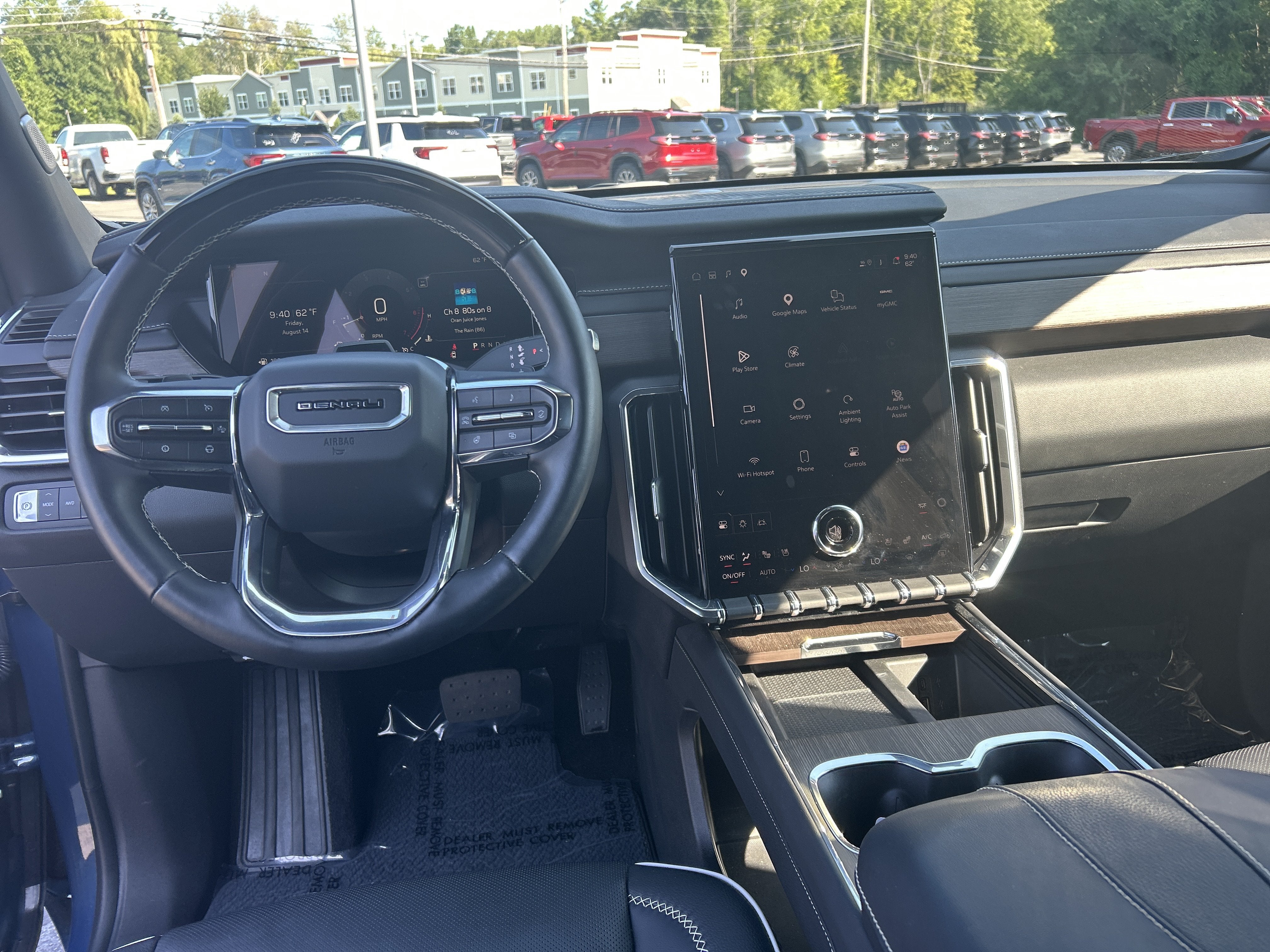 2025 GMC Acadia Denali