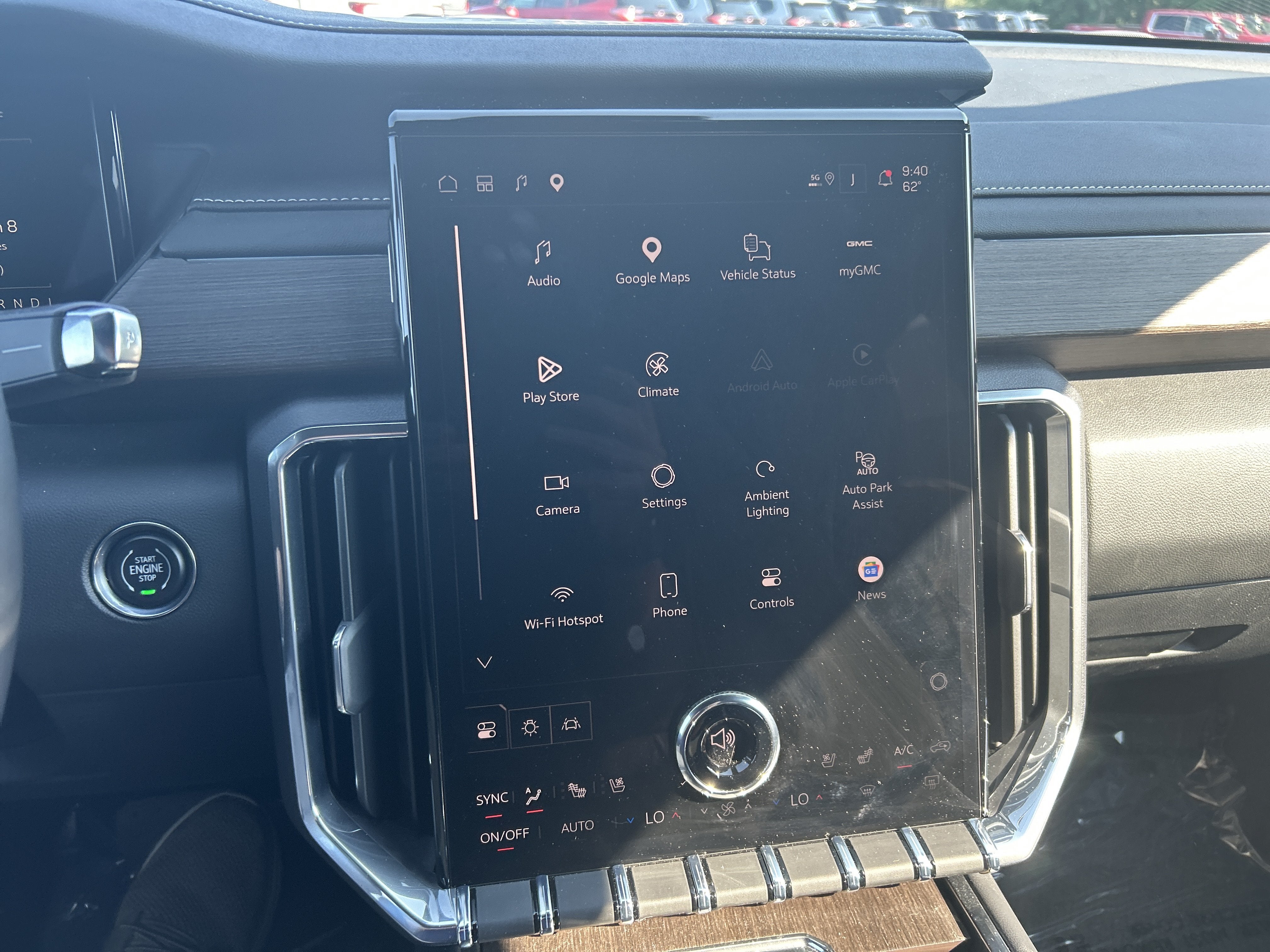 2025 GMC Acadia Denali