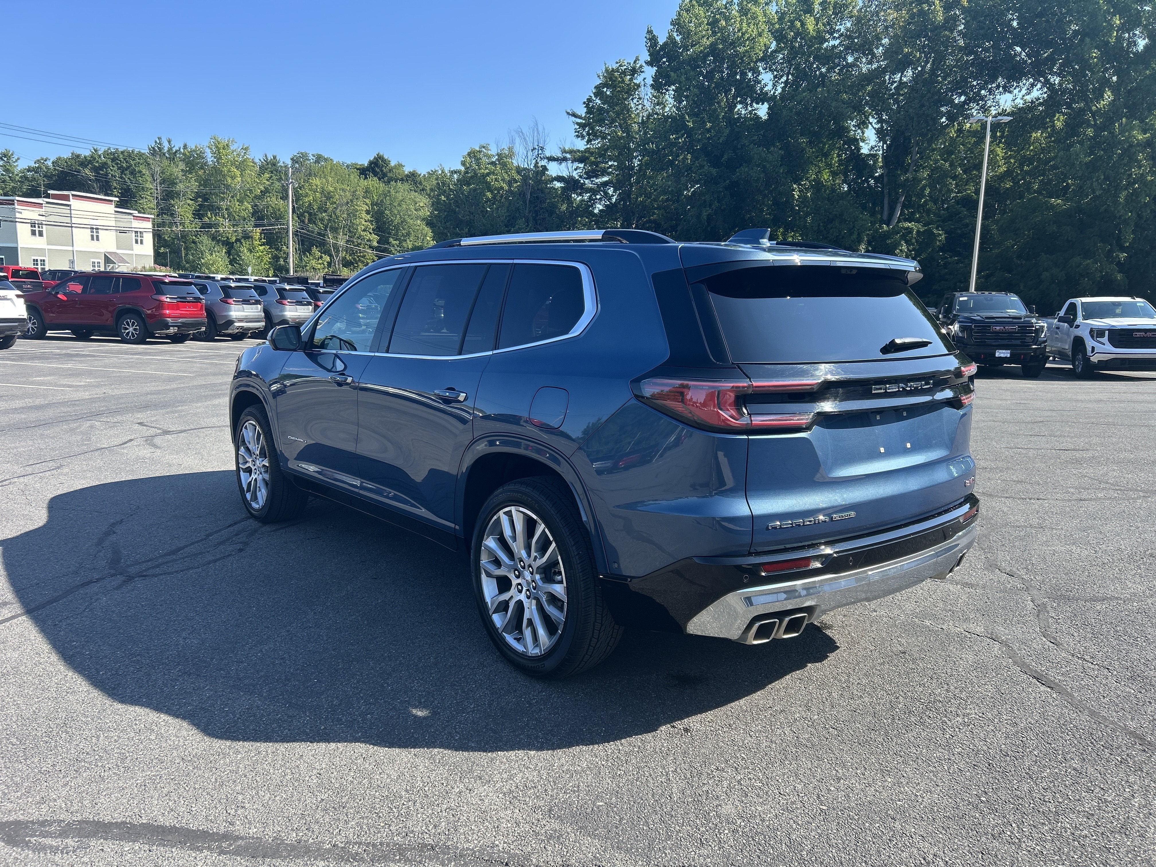 2025 GMC Acadia Denali