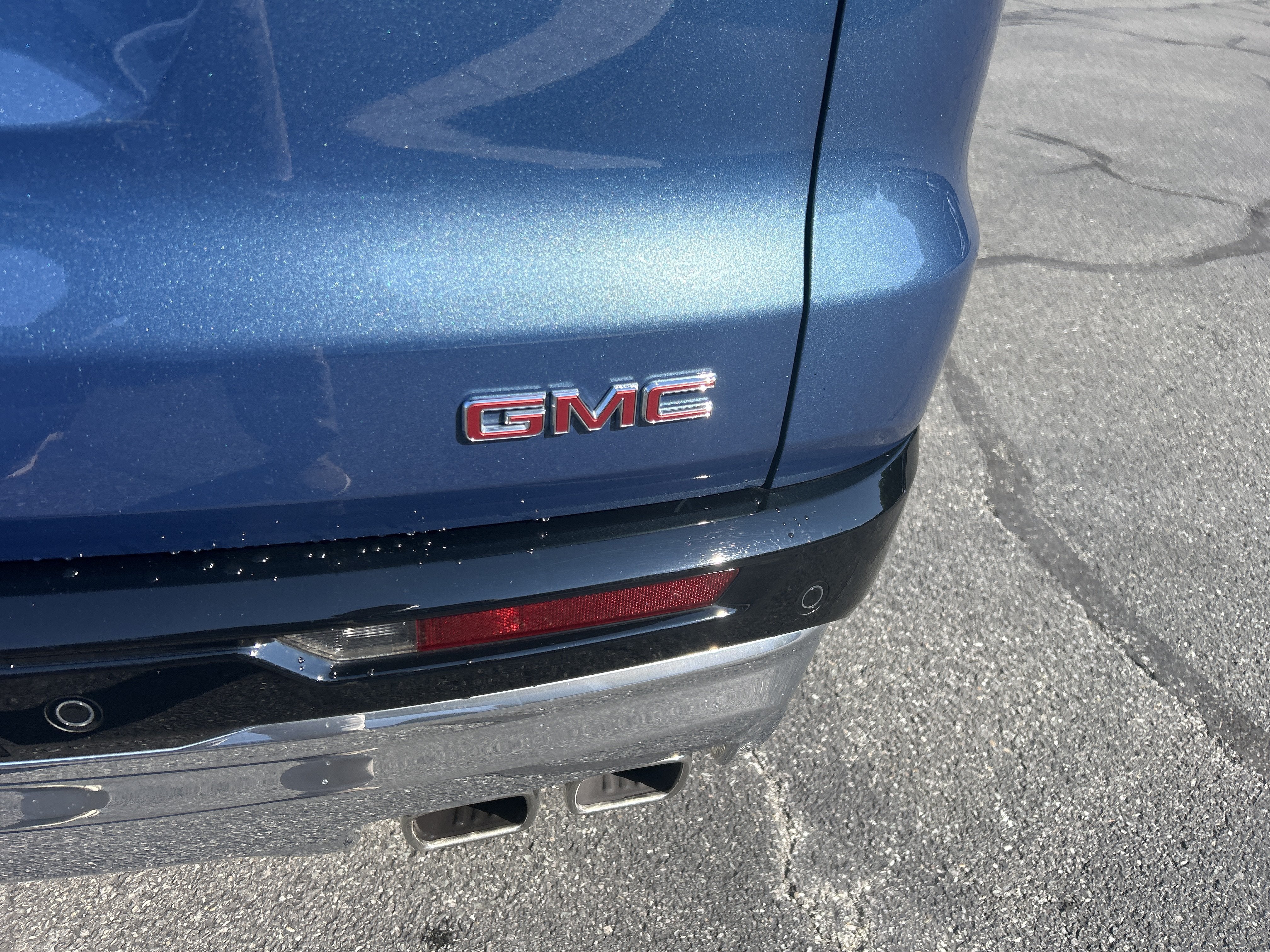 2025 GMC Acadia Denali
