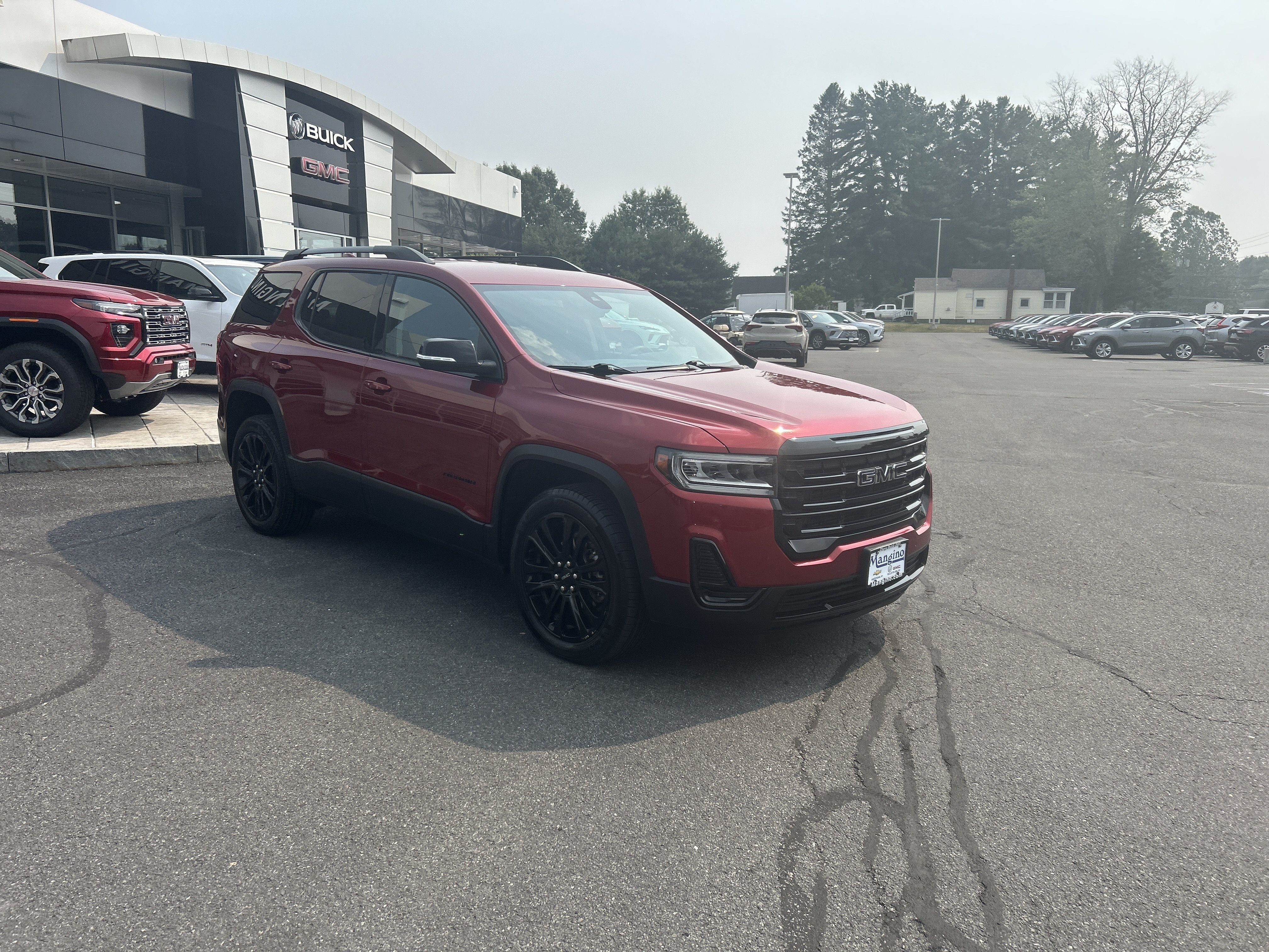 2023 GMC Acadia SLE
