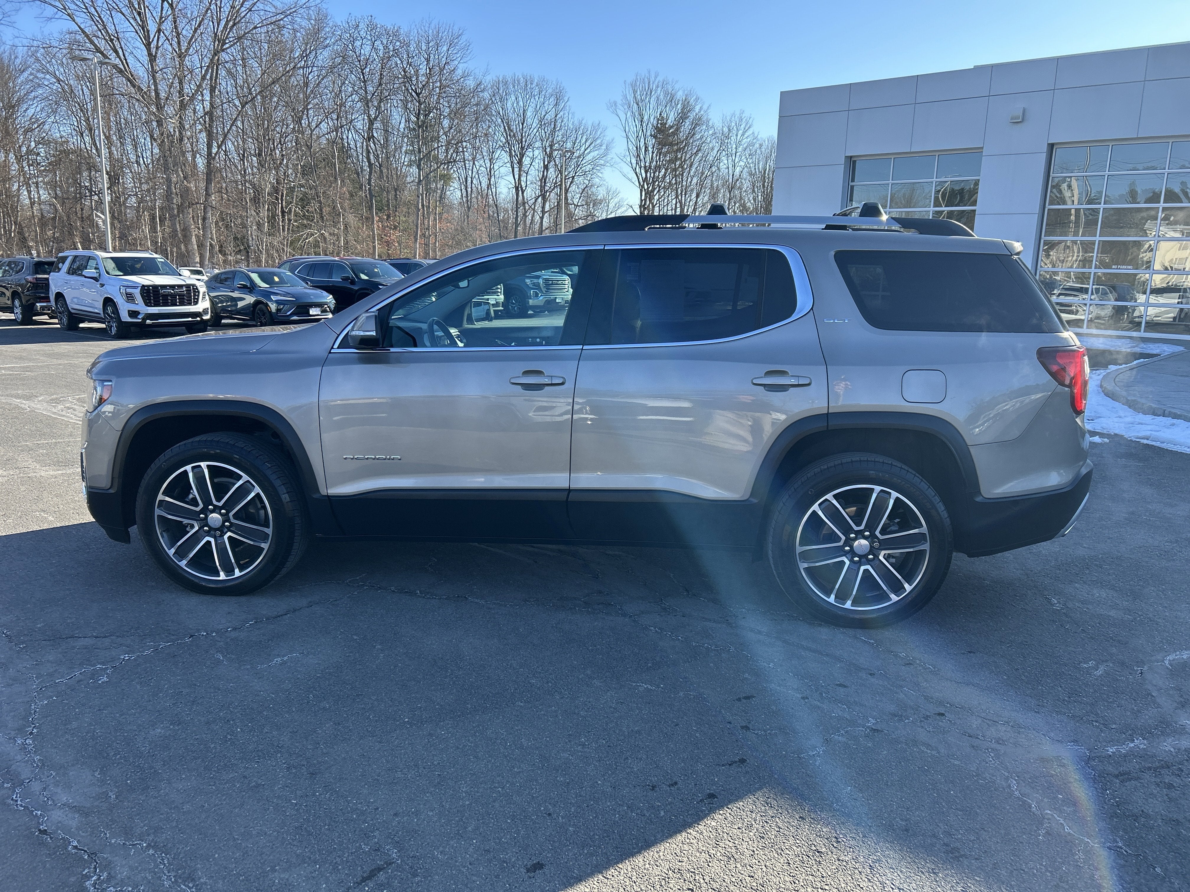 2022 GMC Acadia SLT