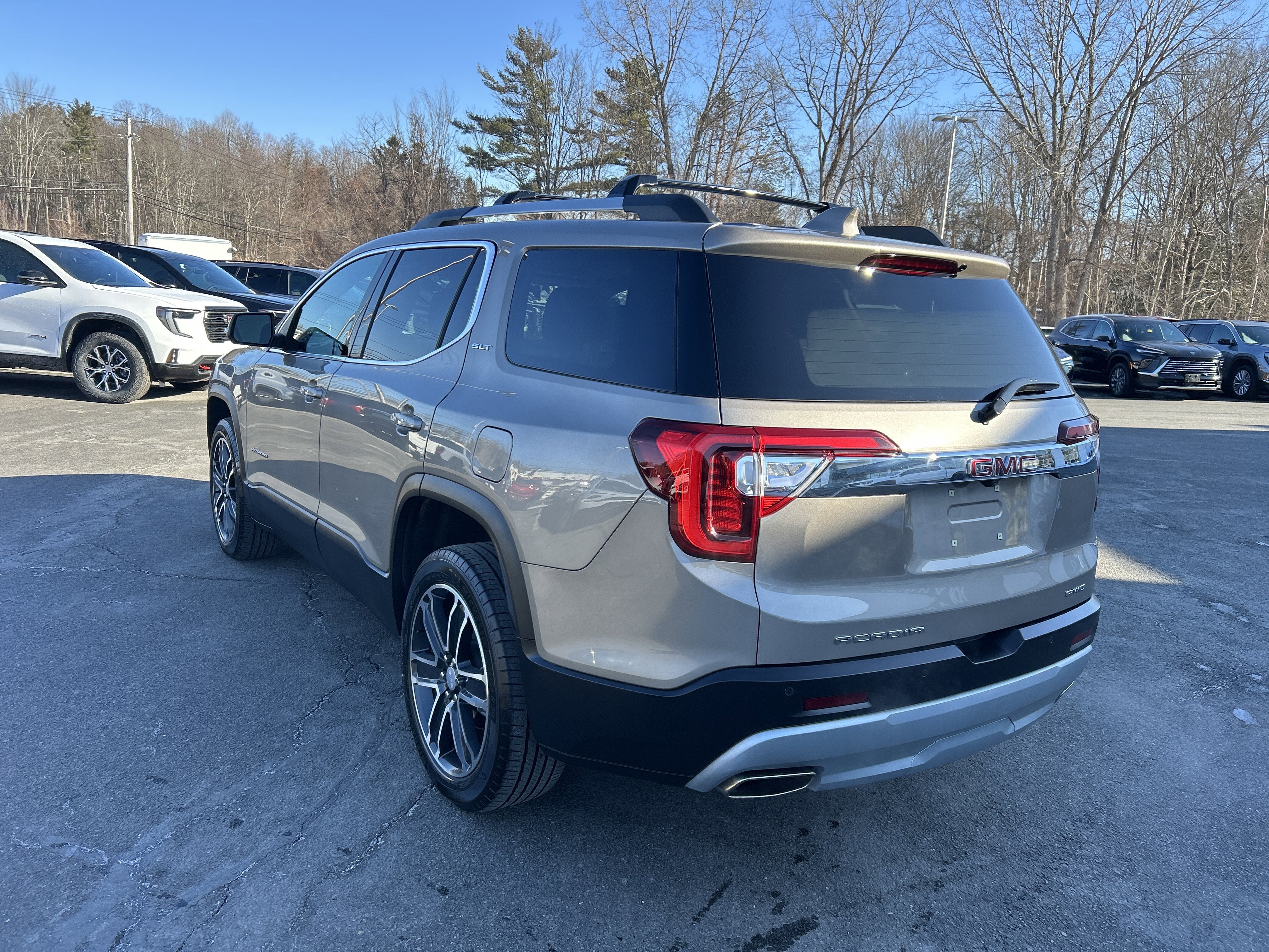 2022 GMC Acadia SLT