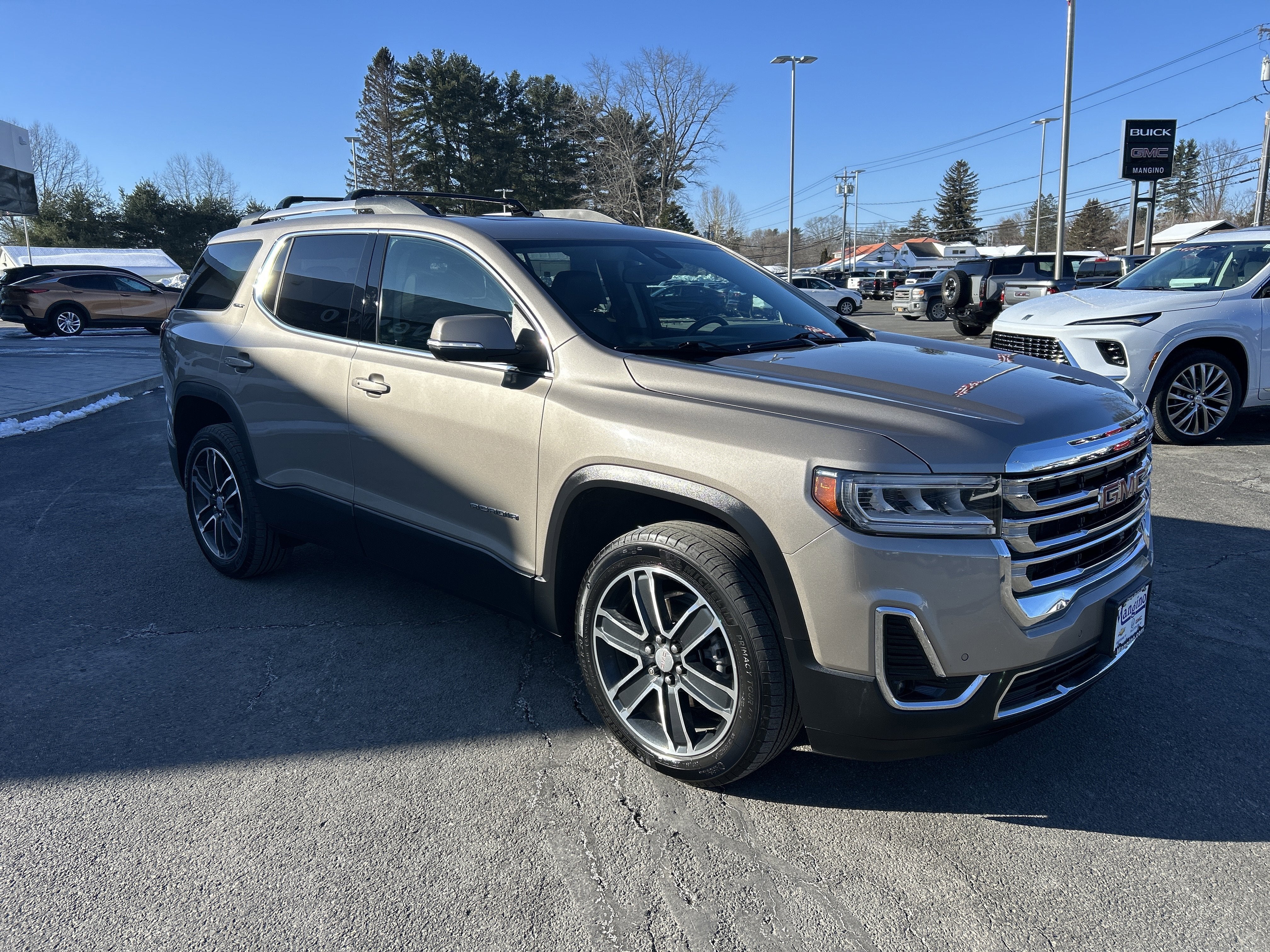 2022 GMC Acadia SLT
