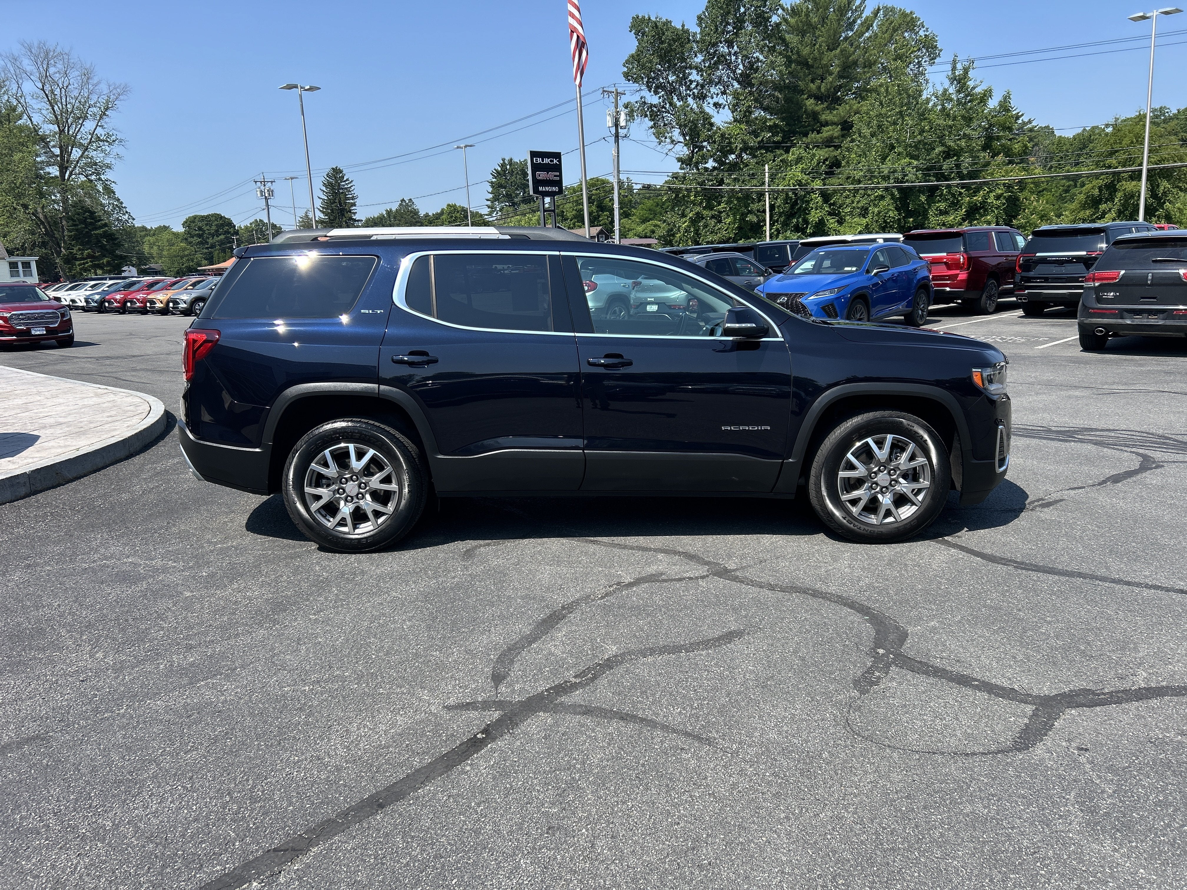 2021 GMC Acadia SLT