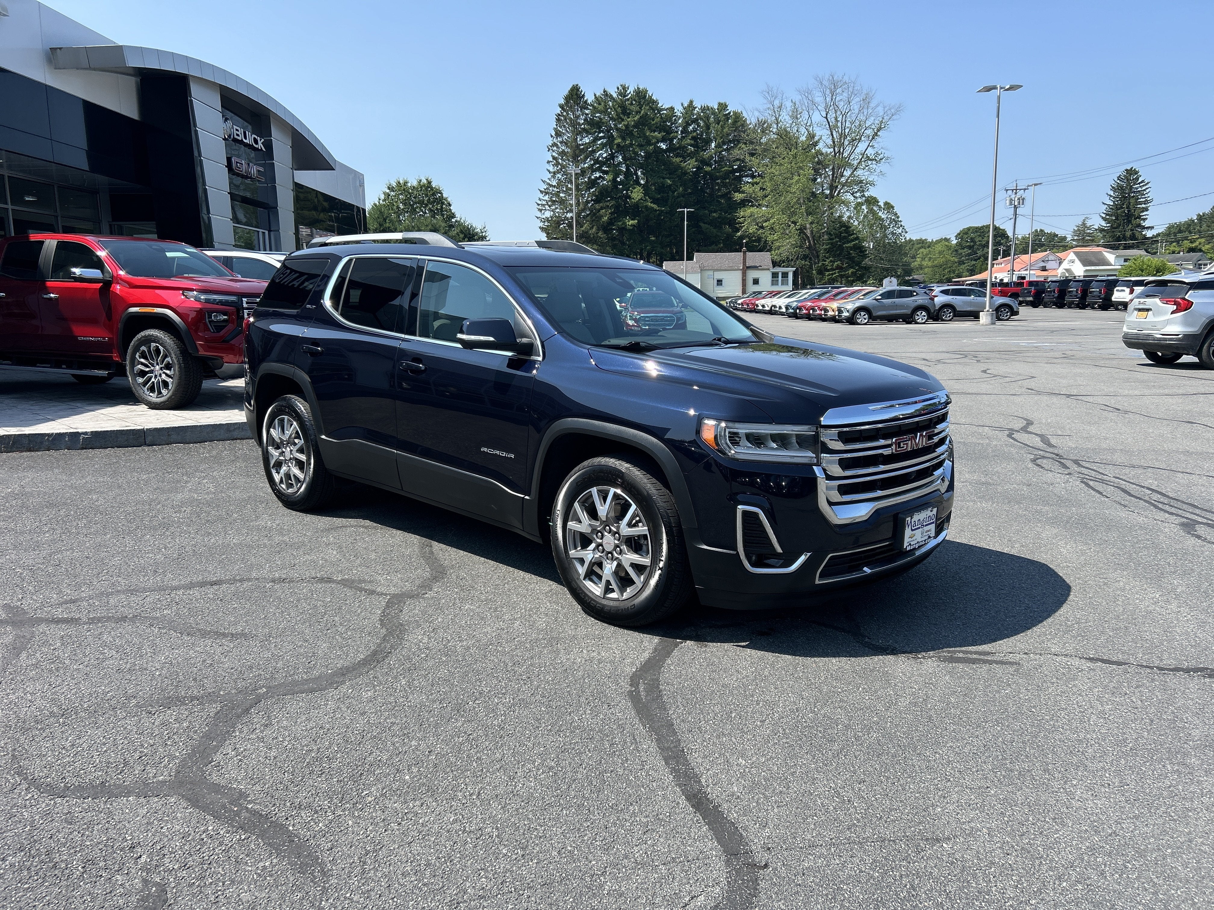 2021 GMC Acadia SLT
