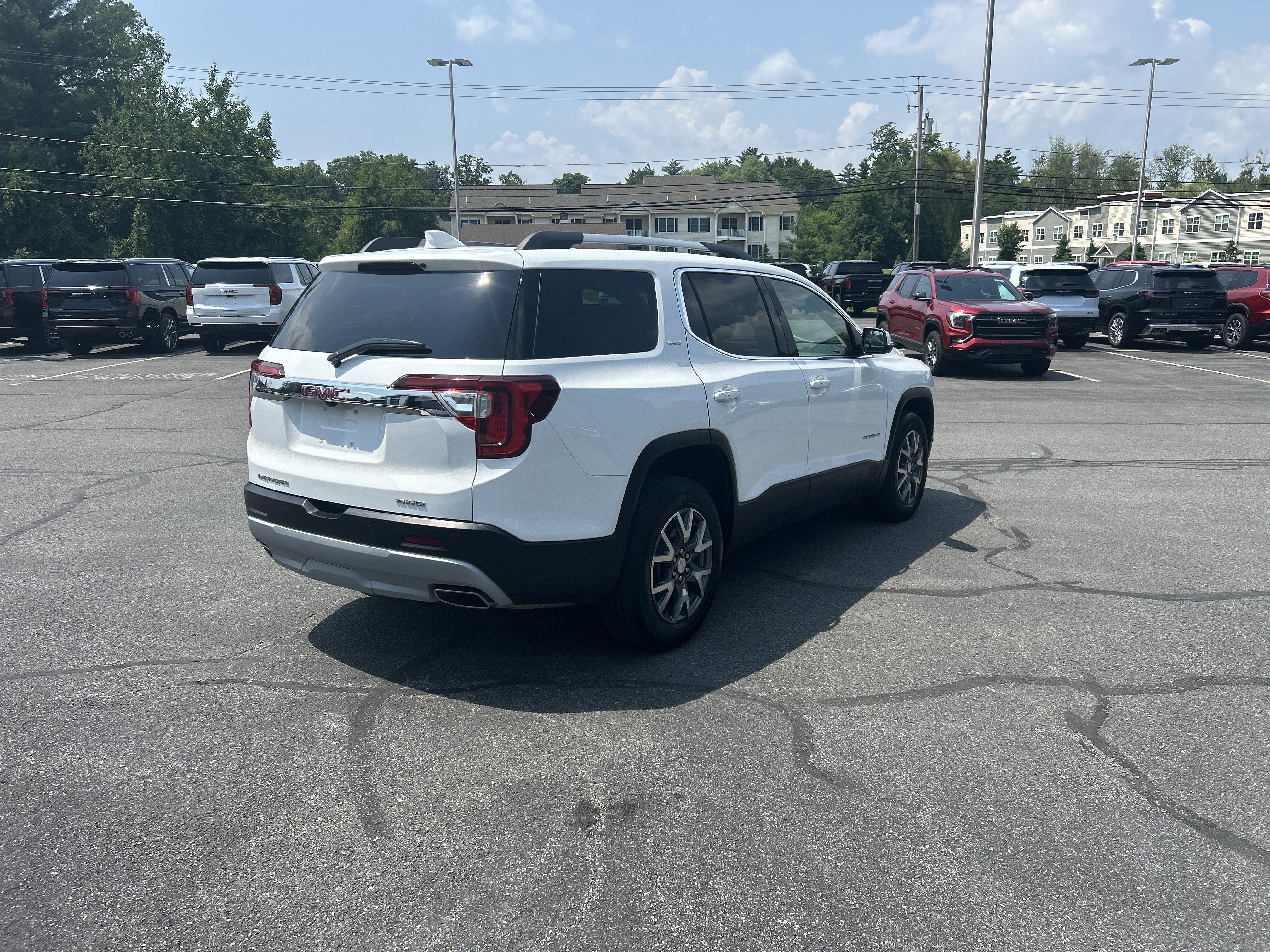 2023 GMC Acadia SLT