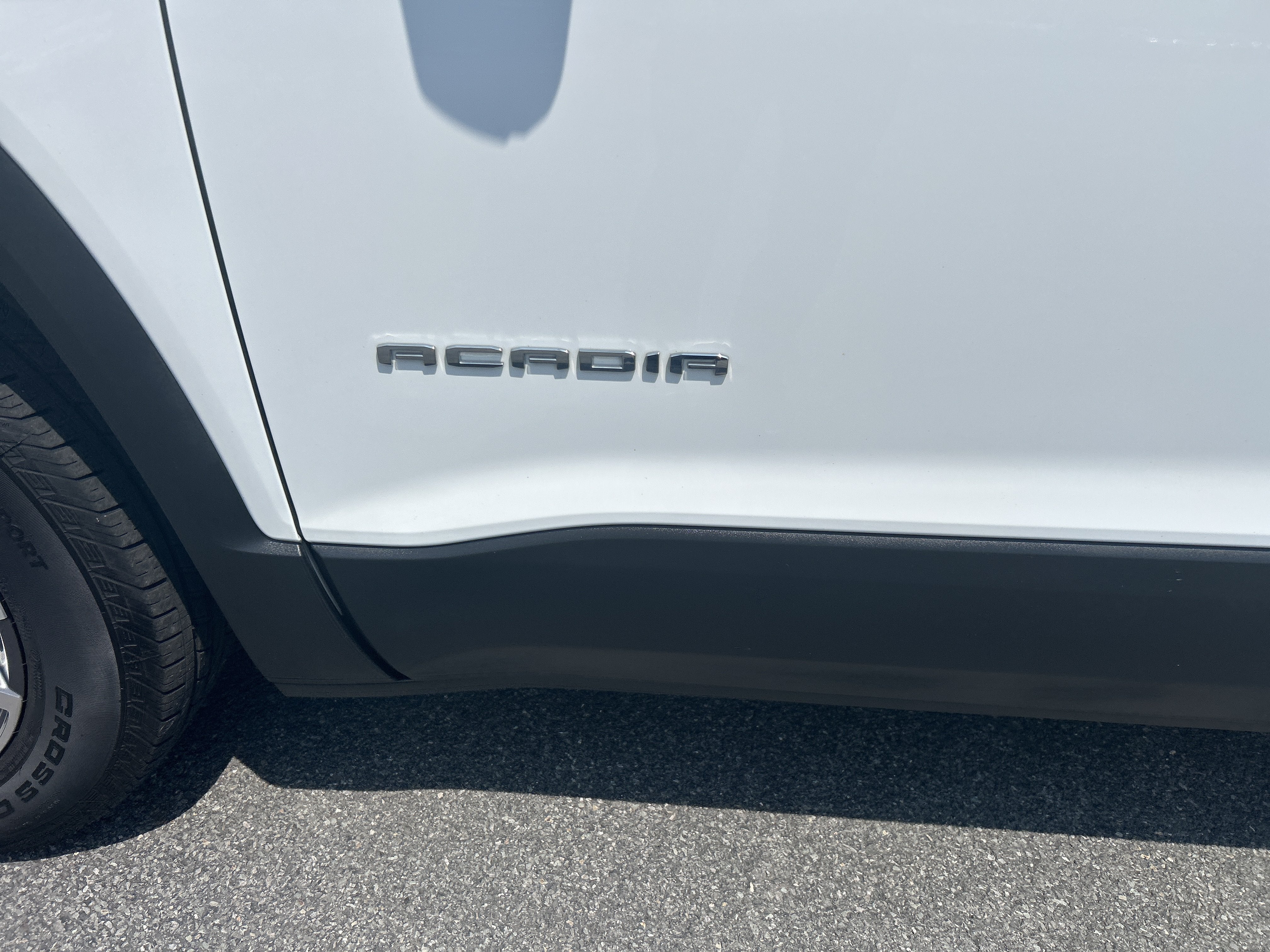 2023 GMC Acadia SLT