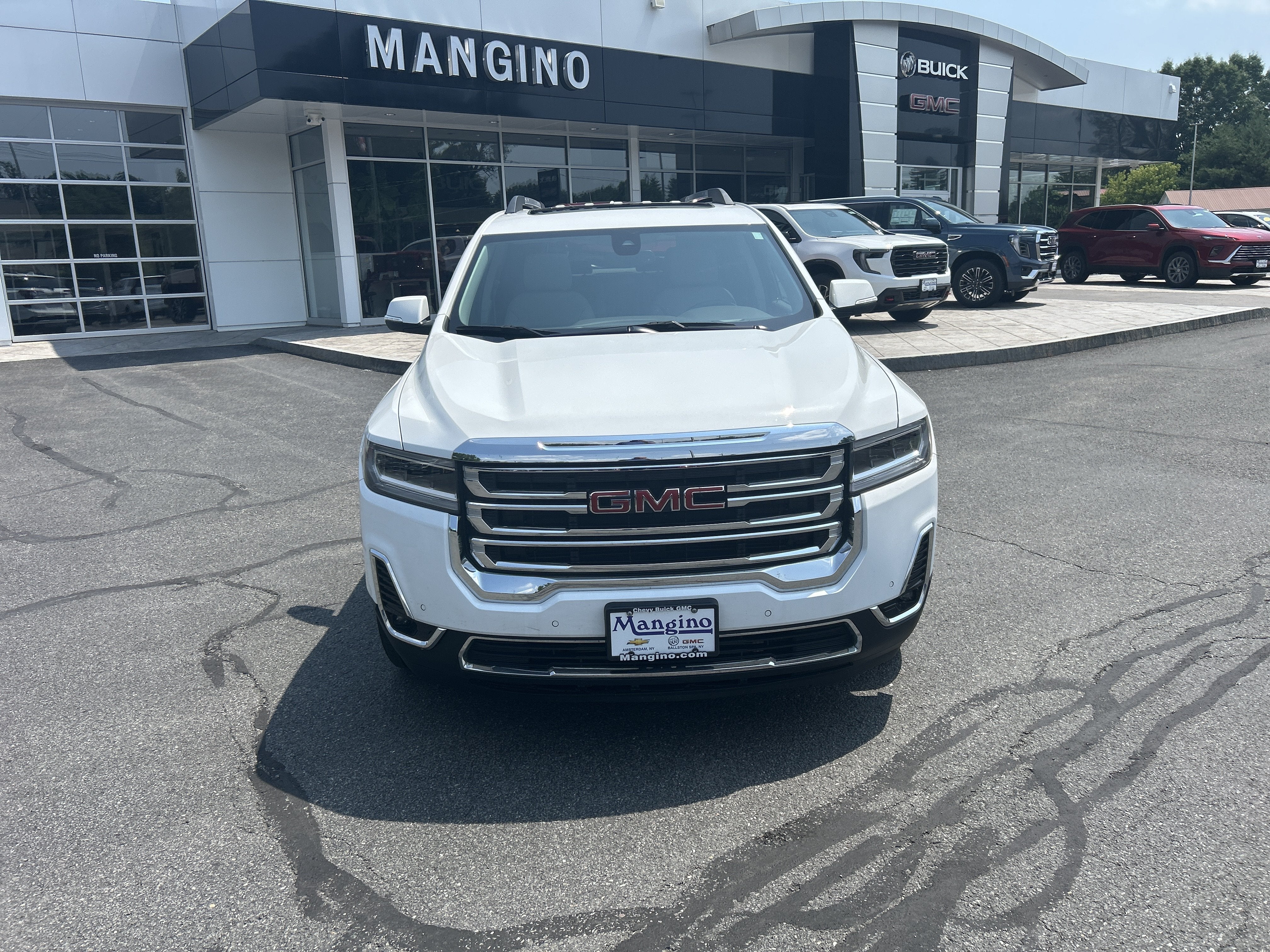 2023 GMC Acadia SLT