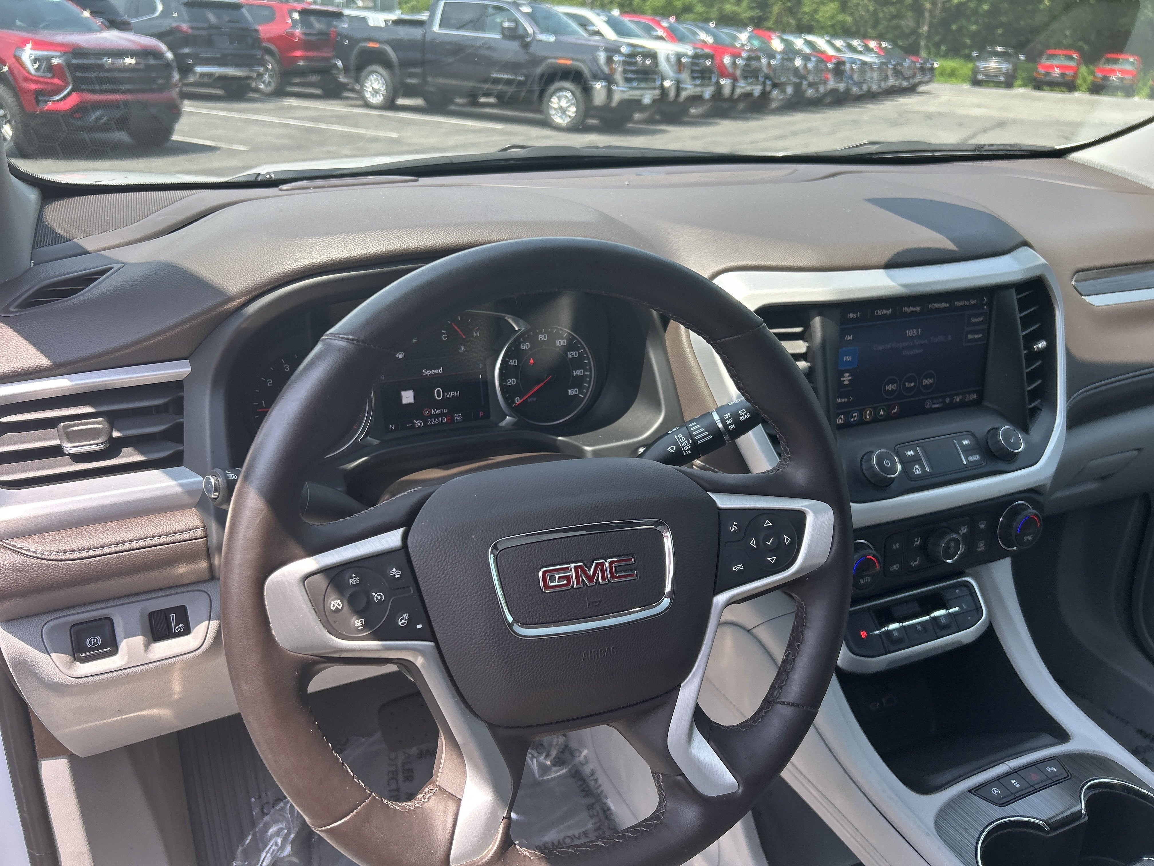 2023 GMC Acadia SLT