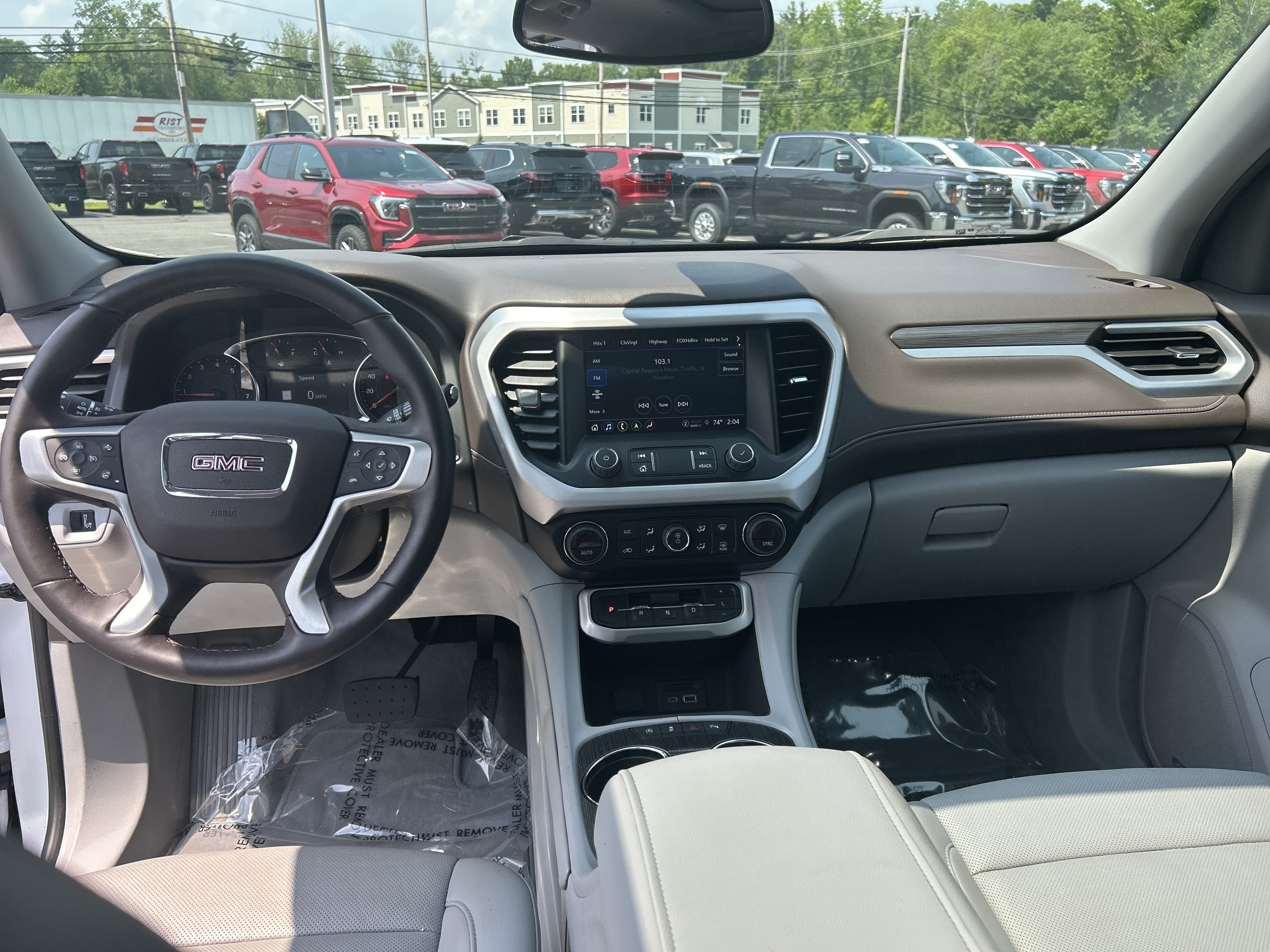 2023 GMC Acadia SLT
