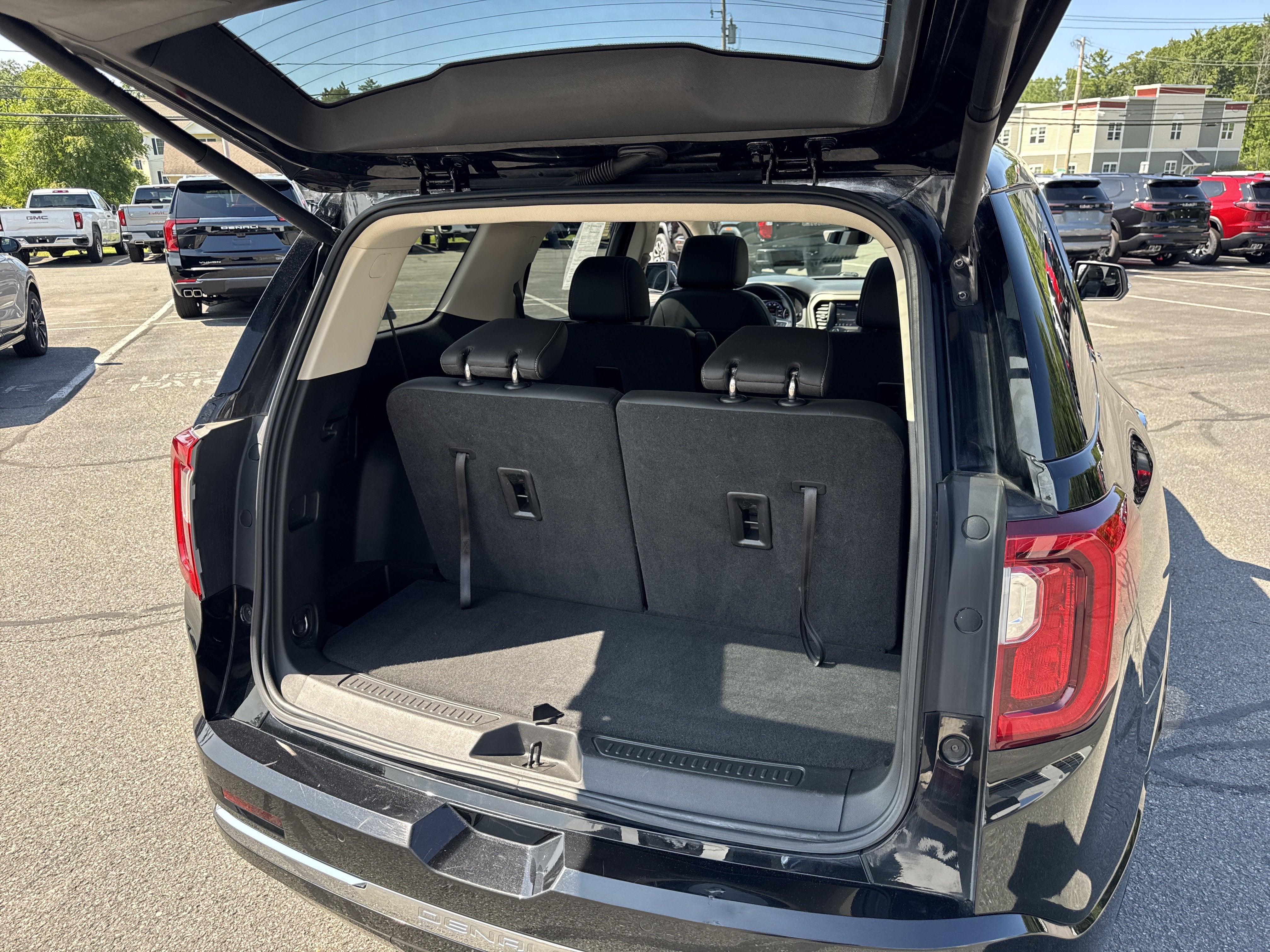 2022 GMC Acadia Denali