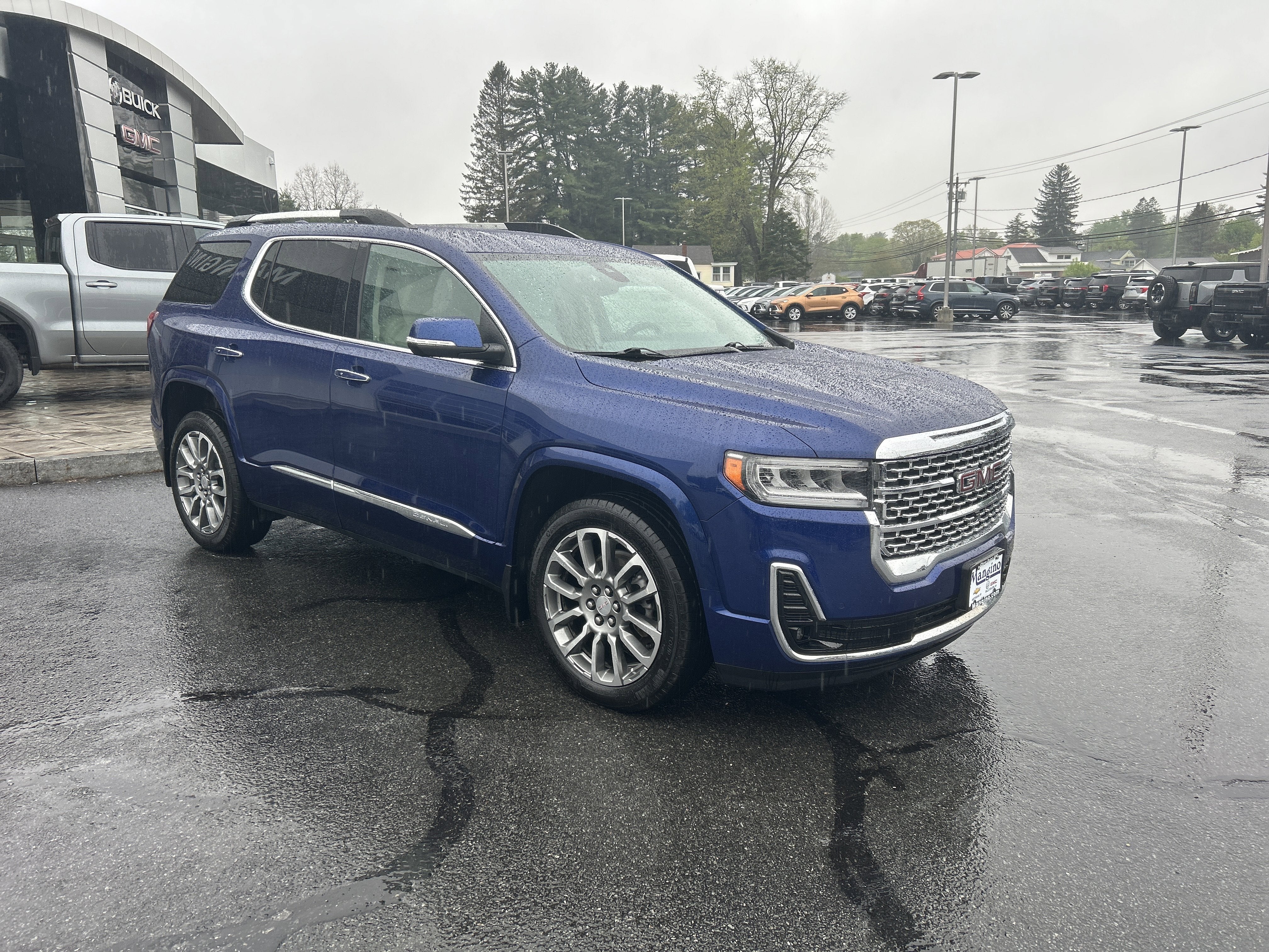 2023 GMC Acadia Denali