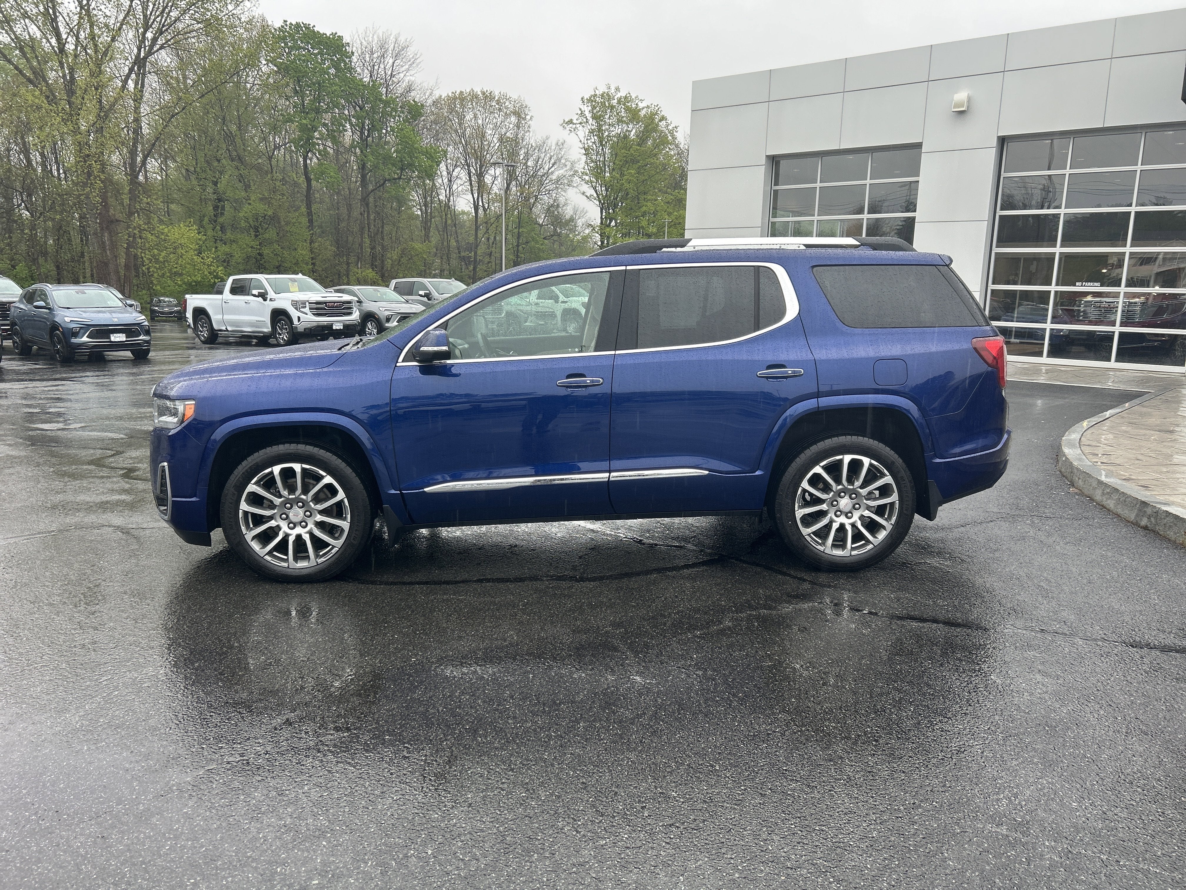 2023 GMC Acadia Denali