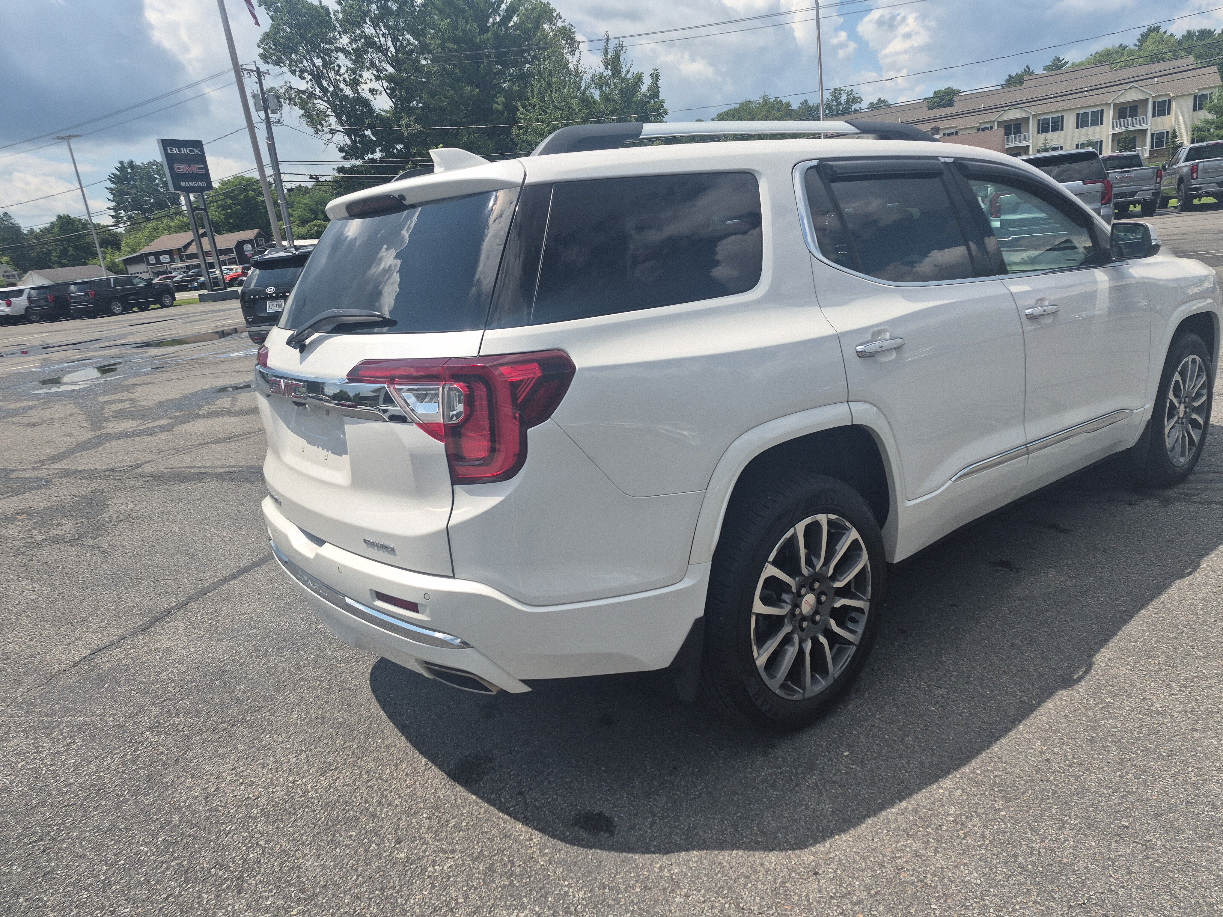 2022 GMC Acadia Denali