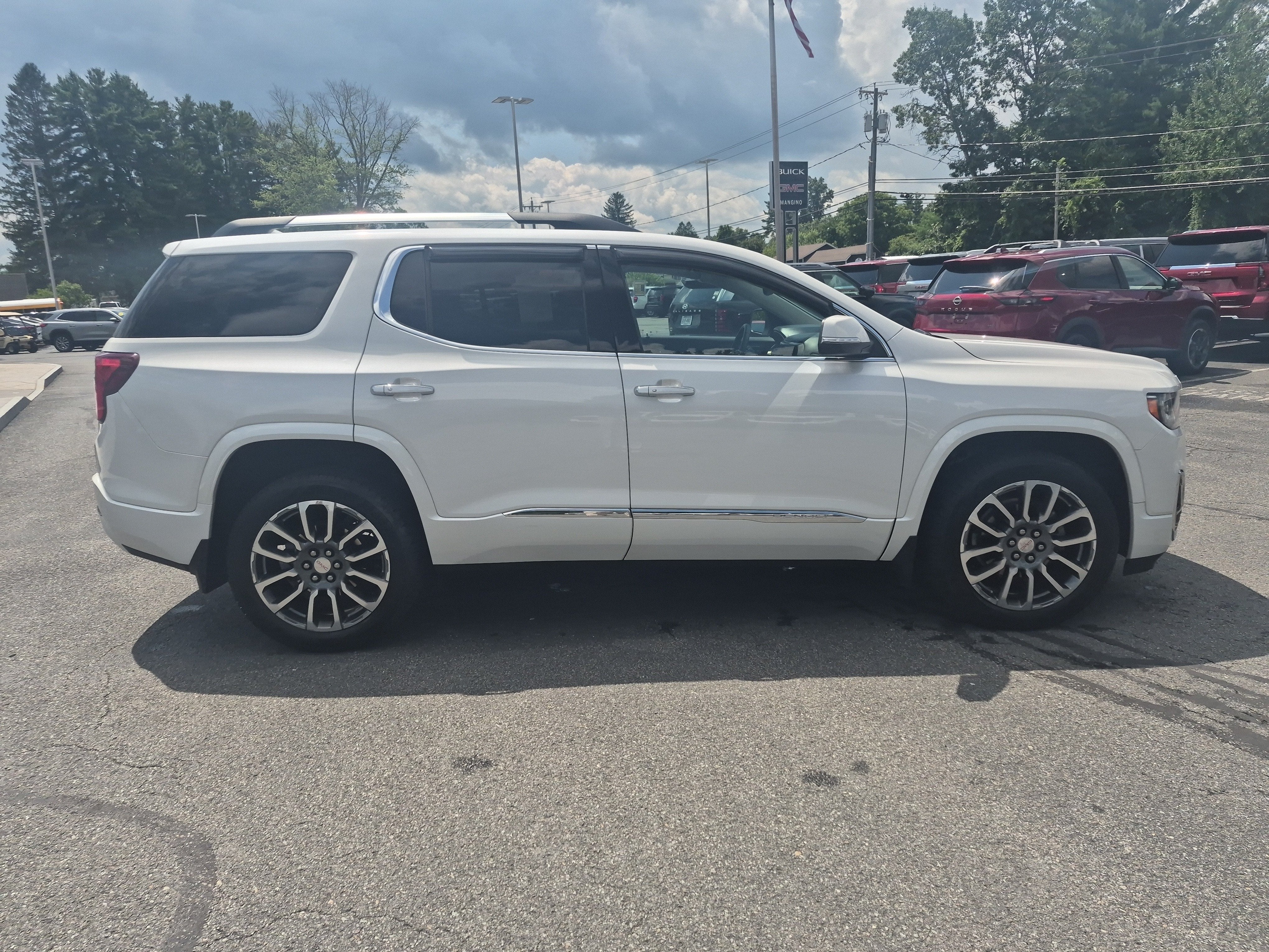 2022 GMC Acadia Denali