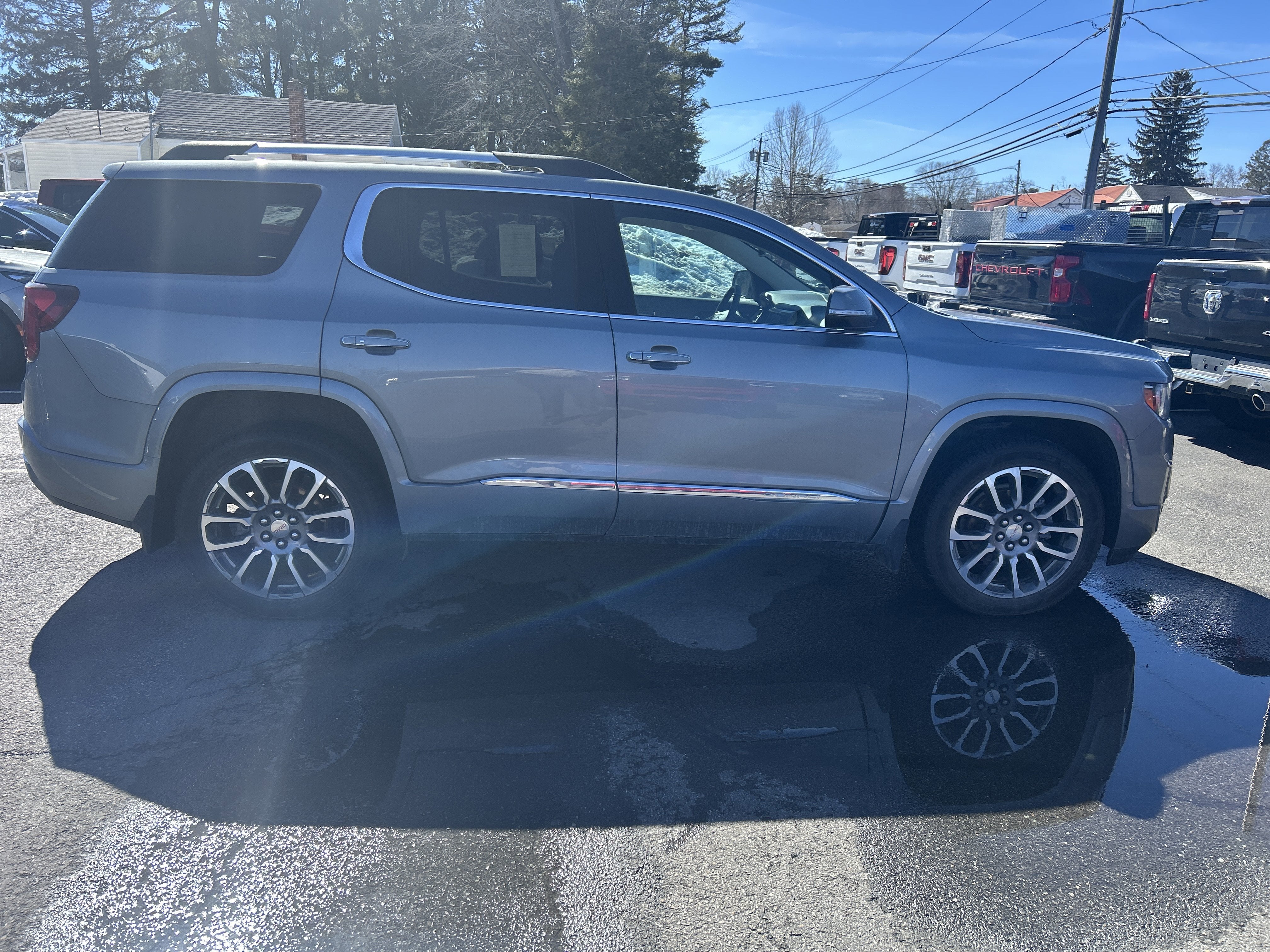 2023 GMC Acadia Denali